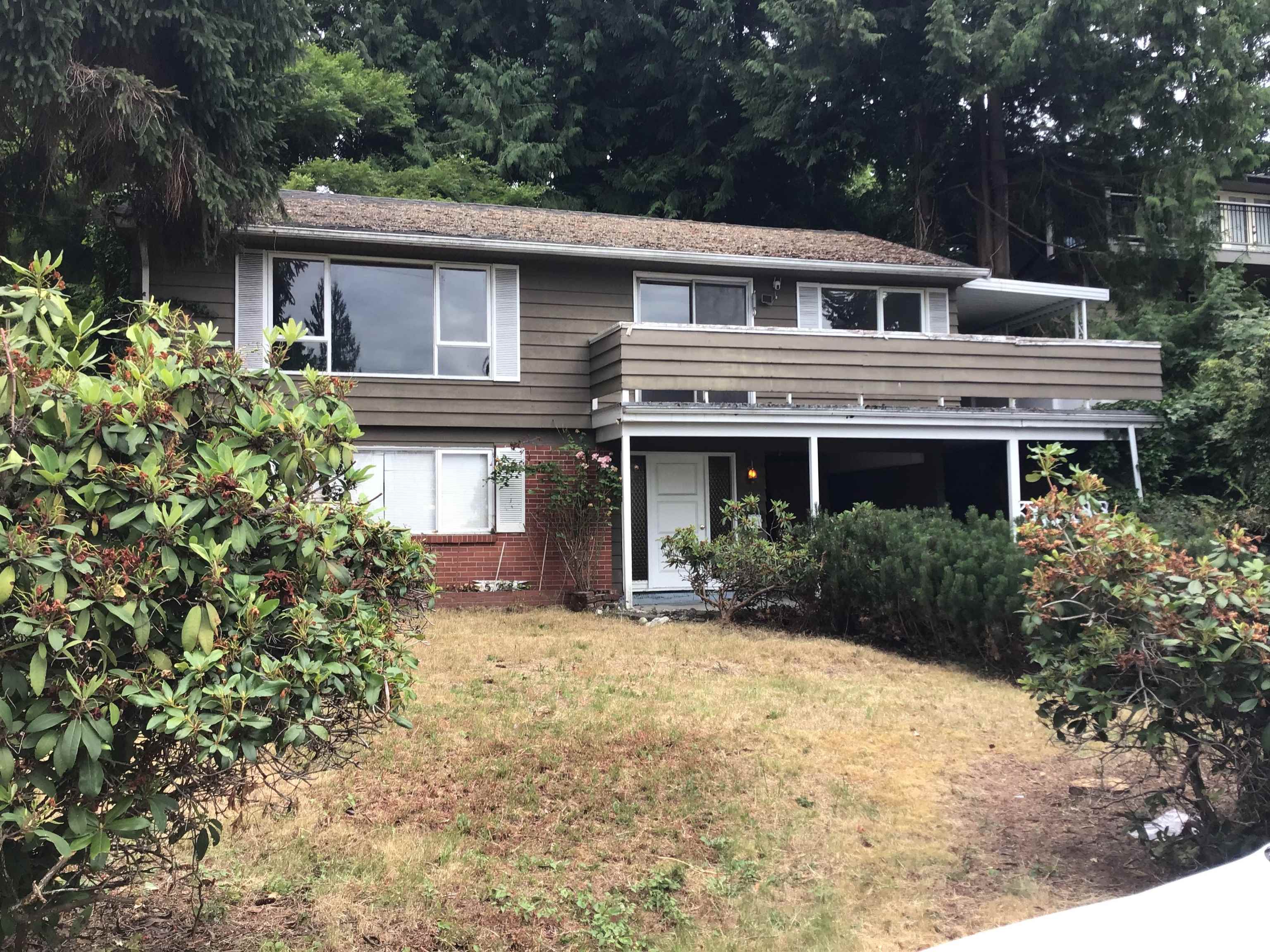 528 Greenway Avenue, North Vancouver, BC V7N 3C8