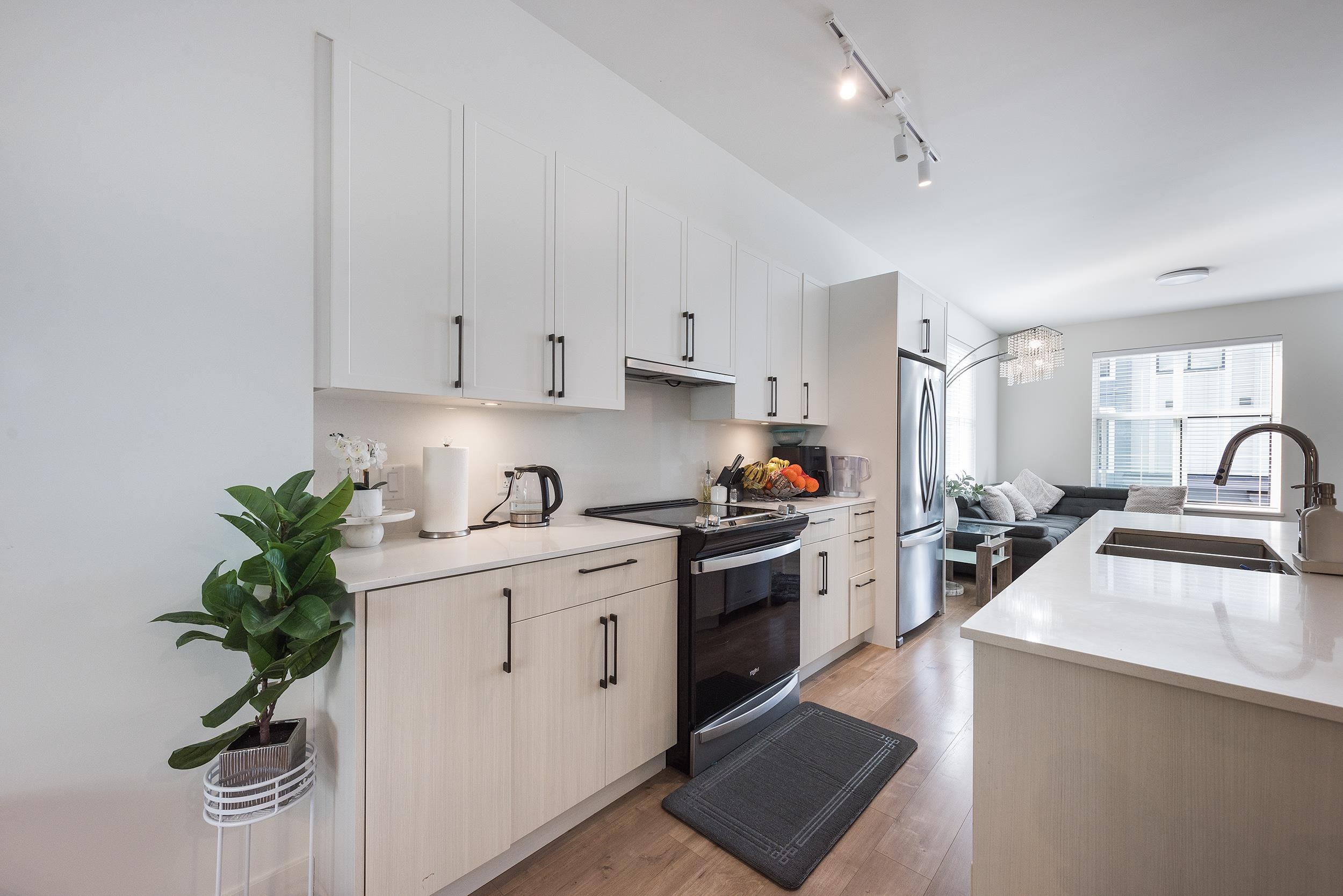 2267 Mckenzie Road #406, Abbotsford, BC V2S 0M9