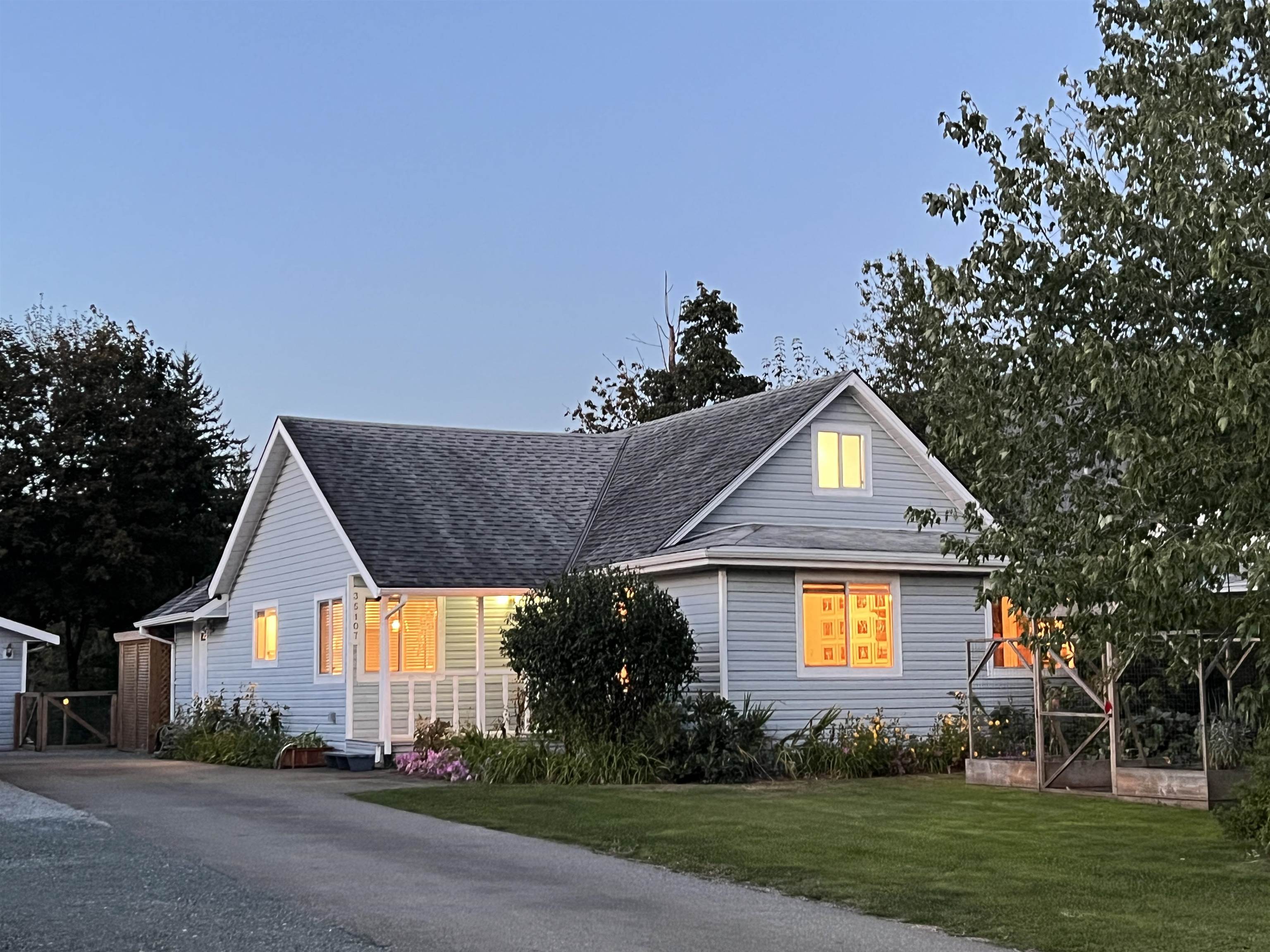 35107 Mcewen Avenue, Mission, BC V2V 6R3