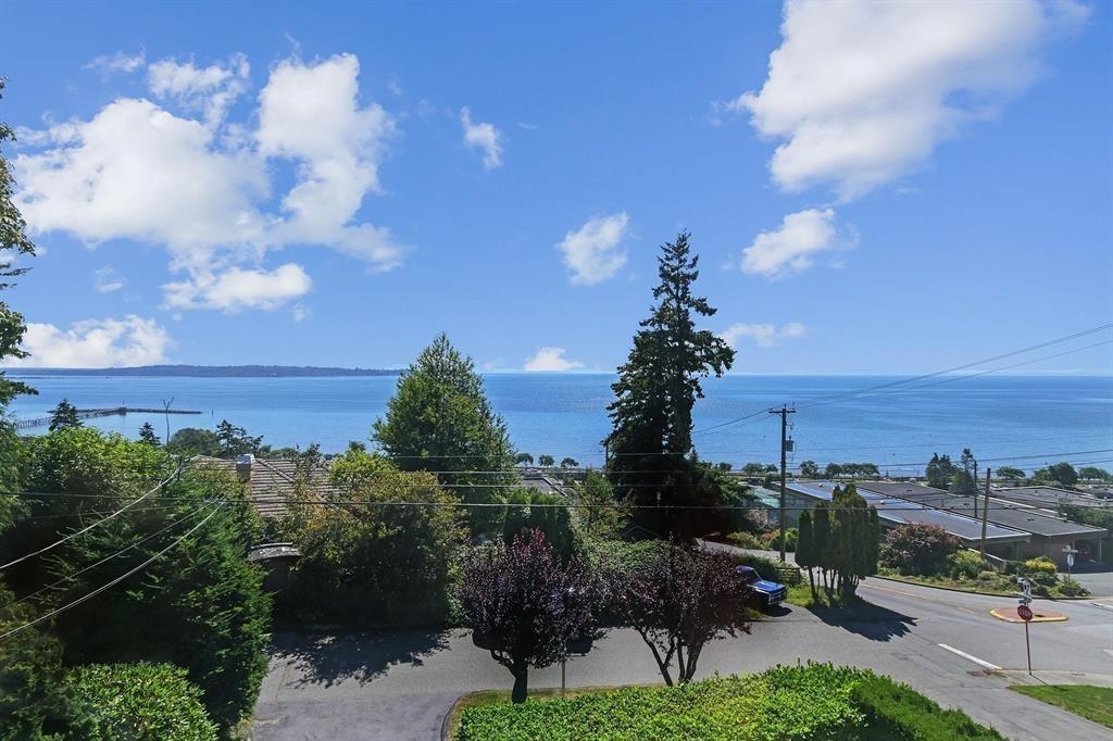 14815 Hardie Avenue, White Rock, BC V4B 2H6