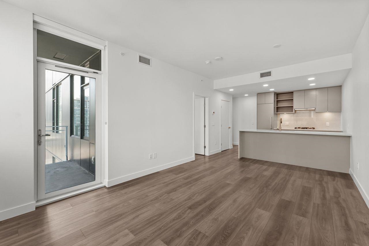 4433 Alaska Street #1201, Burnaby, BC V5C 5T3