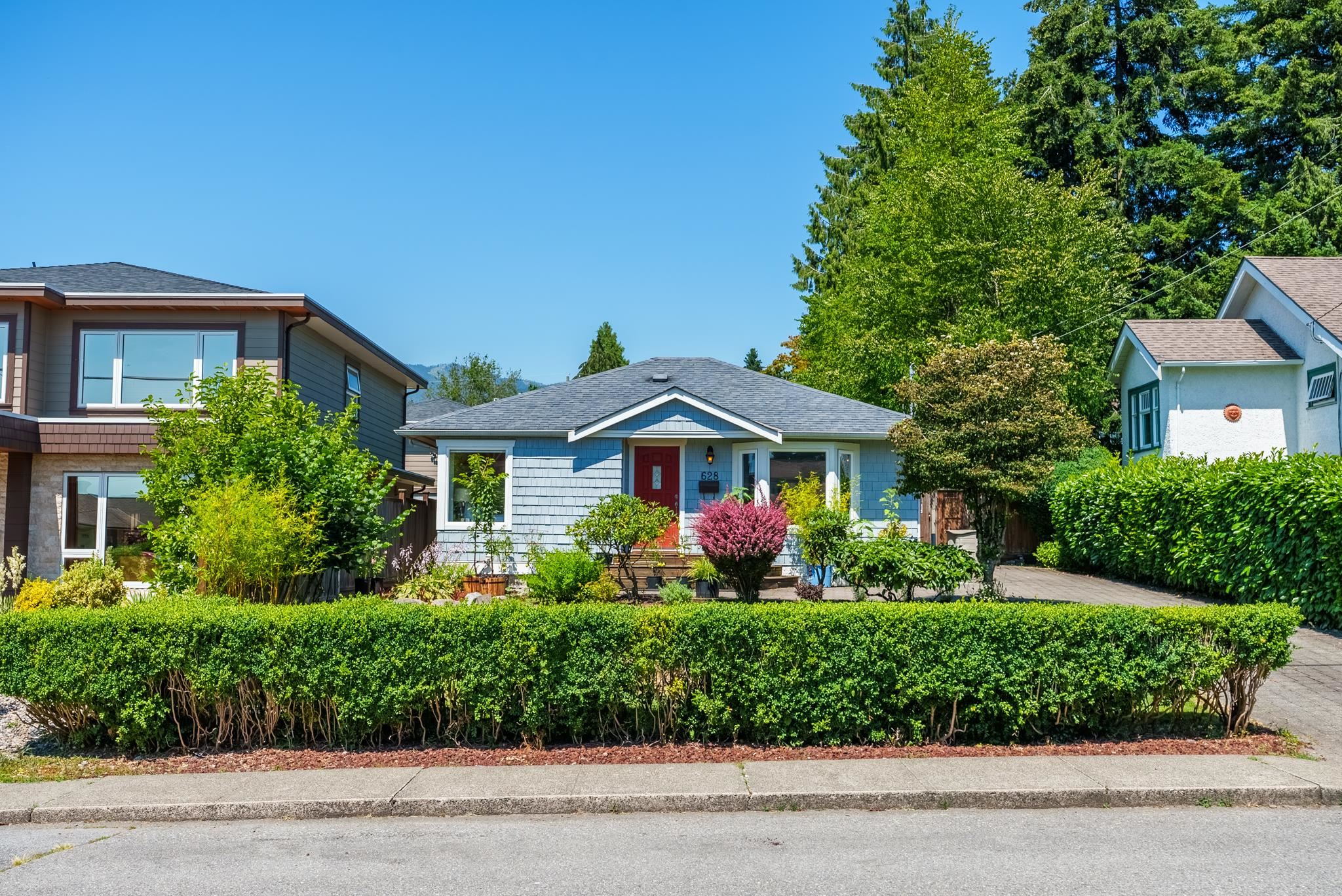 628 7th Street East, North Vancouver, BC V7L 1S4