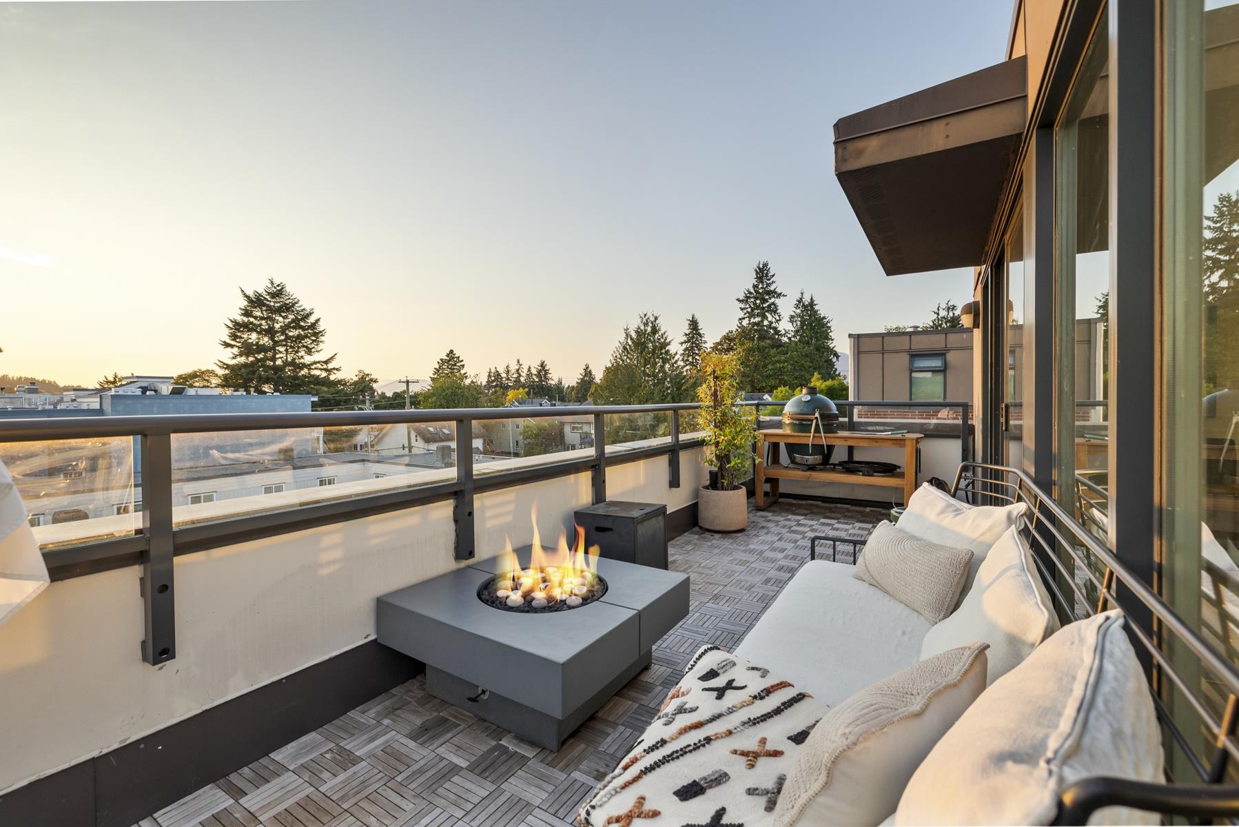 1961 Collingwood Street #211, Vancouver, BC V6R 3K6