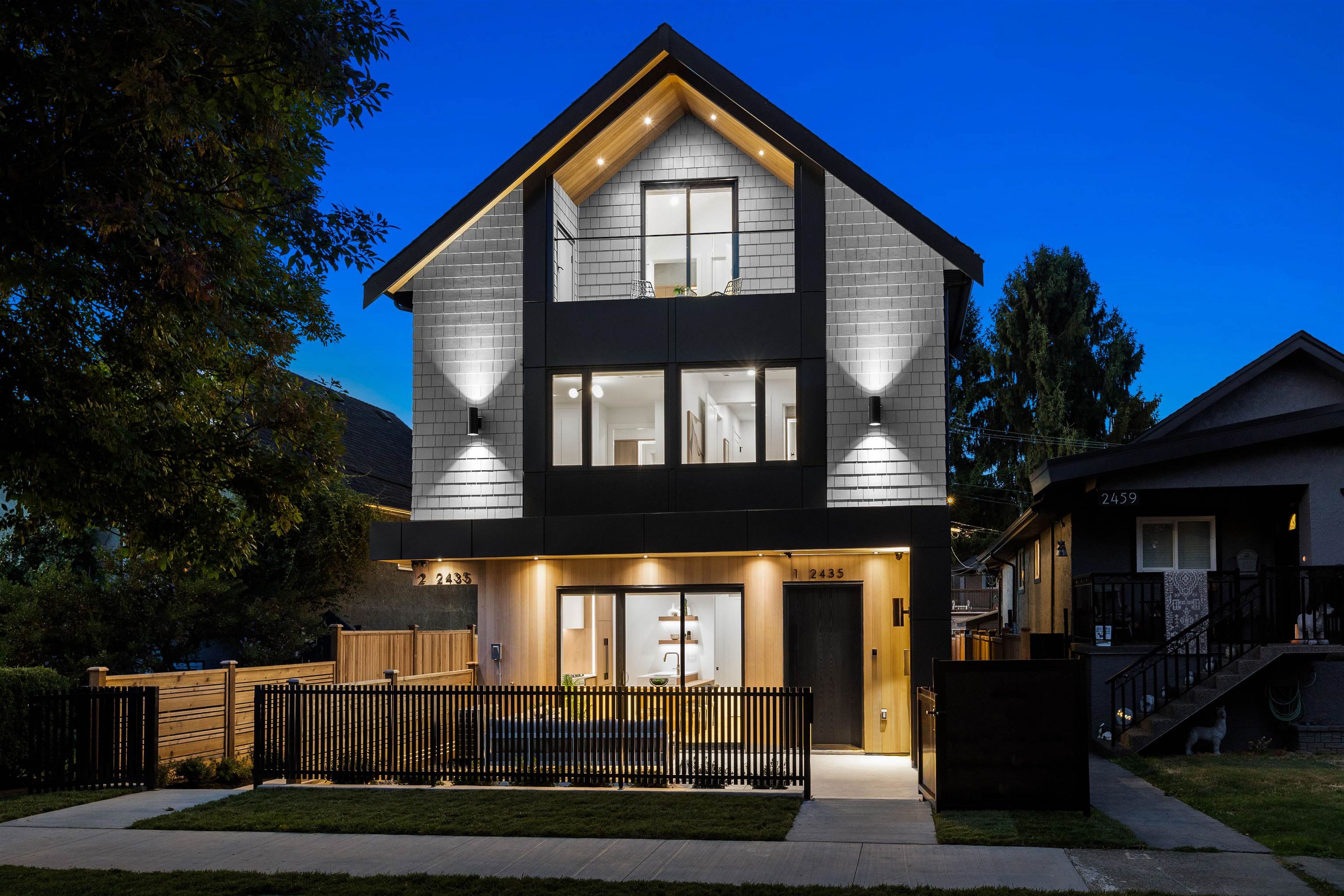2435 Napier Street #2, Vancouver, BC V5K 2W2