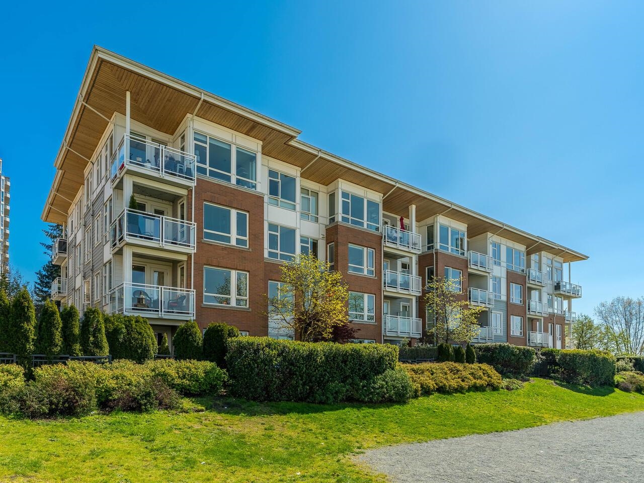 717 Chesterfield Avenue #203, North Vancouver, BC V7M 3L8