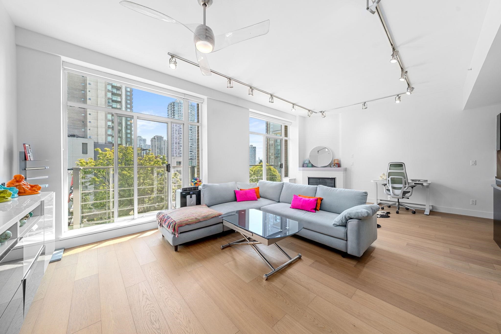 535 Smithe Street #405, Vancouver, BC V6B 0H2