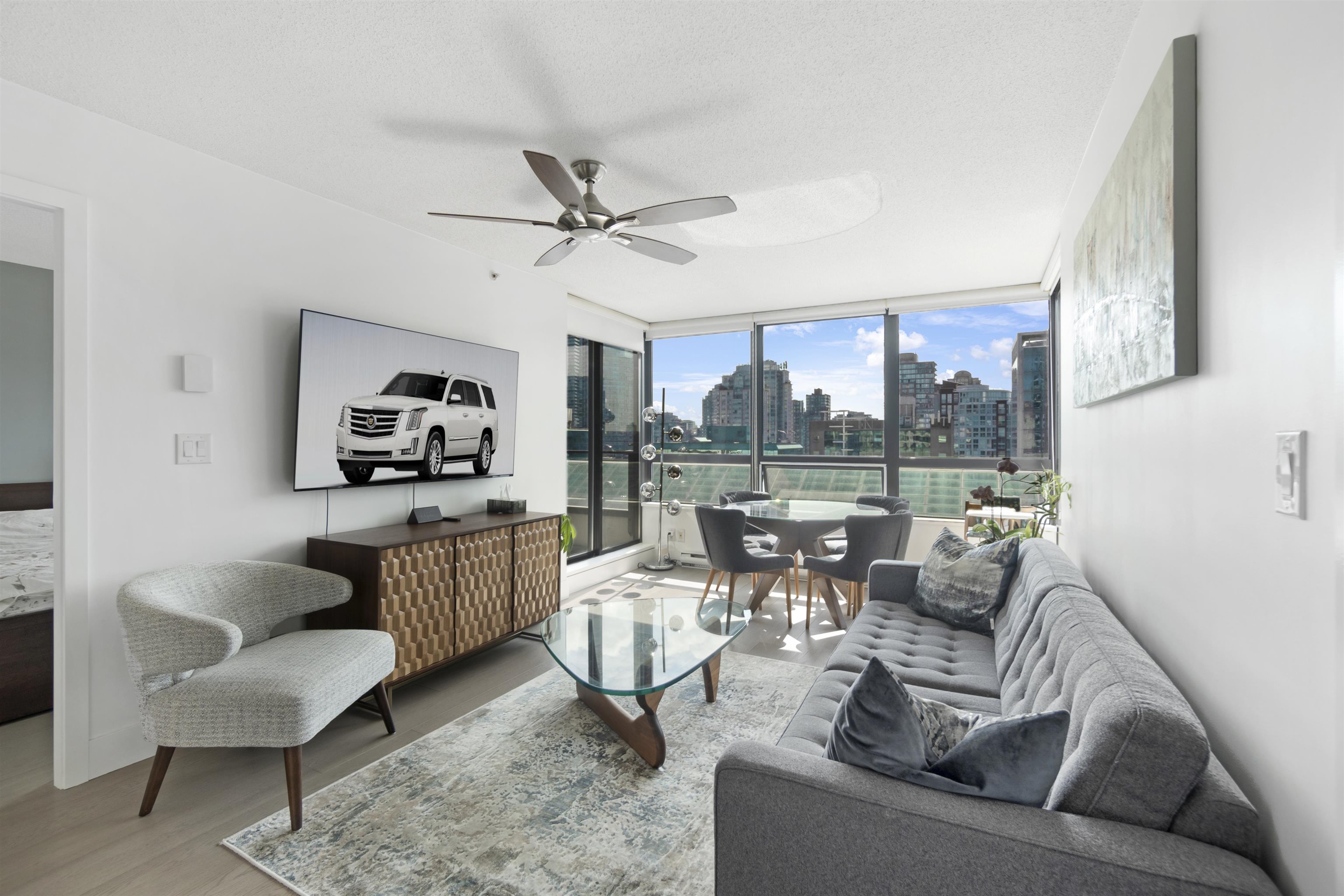 938 Smithe Street #1305, Vancouver, BC V6Z 3H8