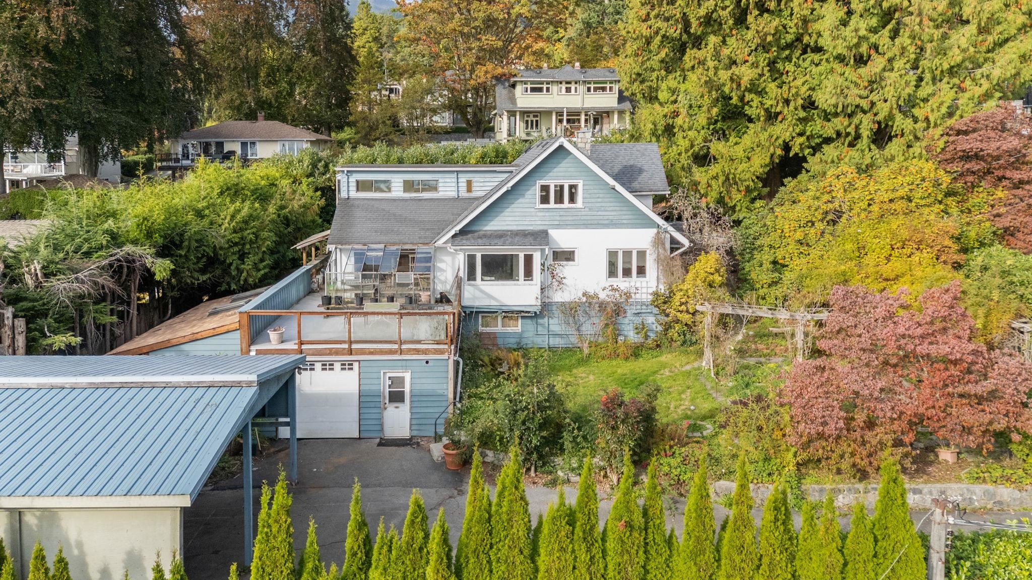 3041 Saint Marys Avenue, North Vancouver, BC V7N 1X5