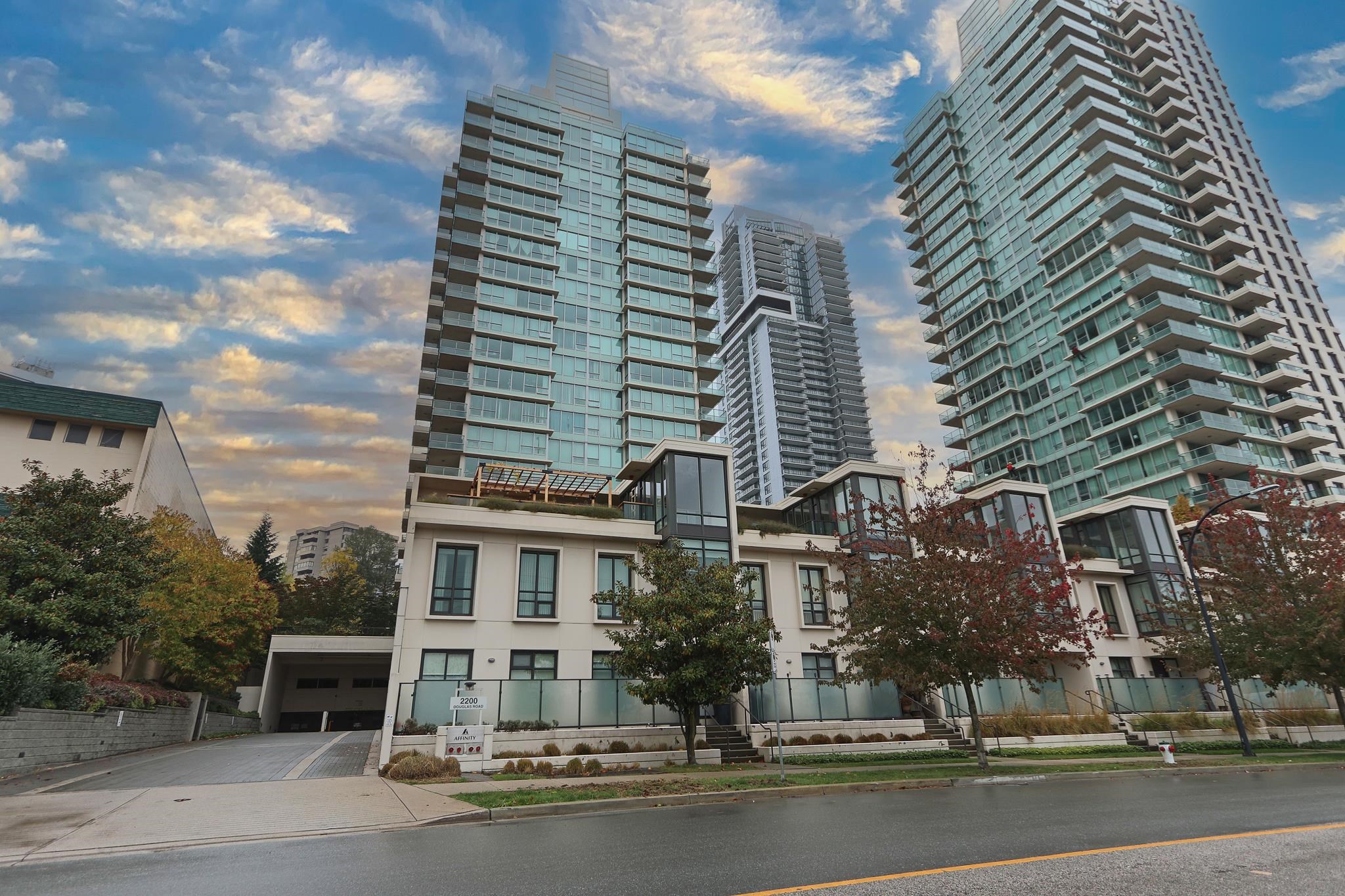 2200 Douglas Road #2202, Burnaby, BC V5C 0G8