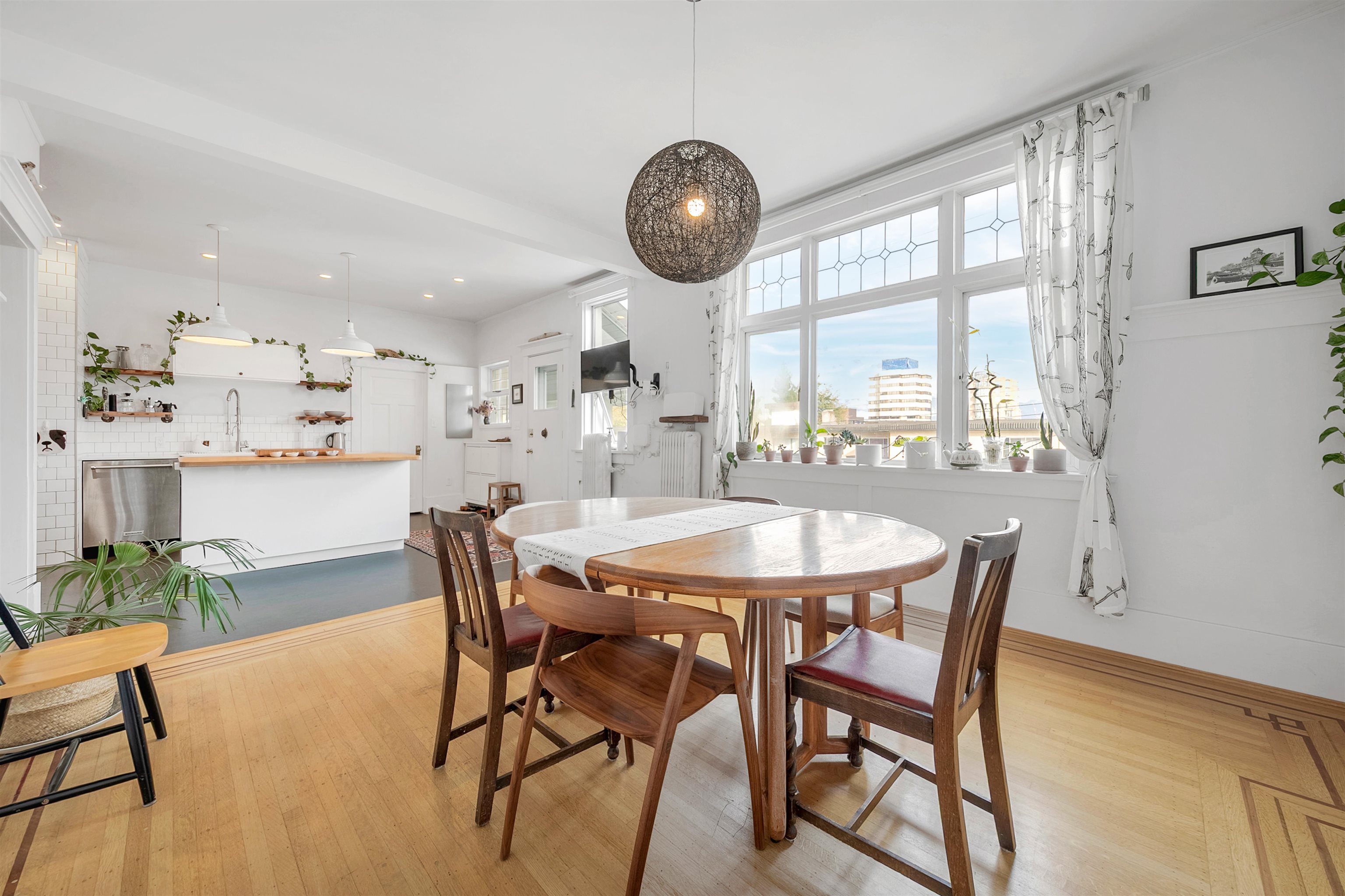 1131 West 11th Avenue #303, Vancouver, BC V6H 1K4
