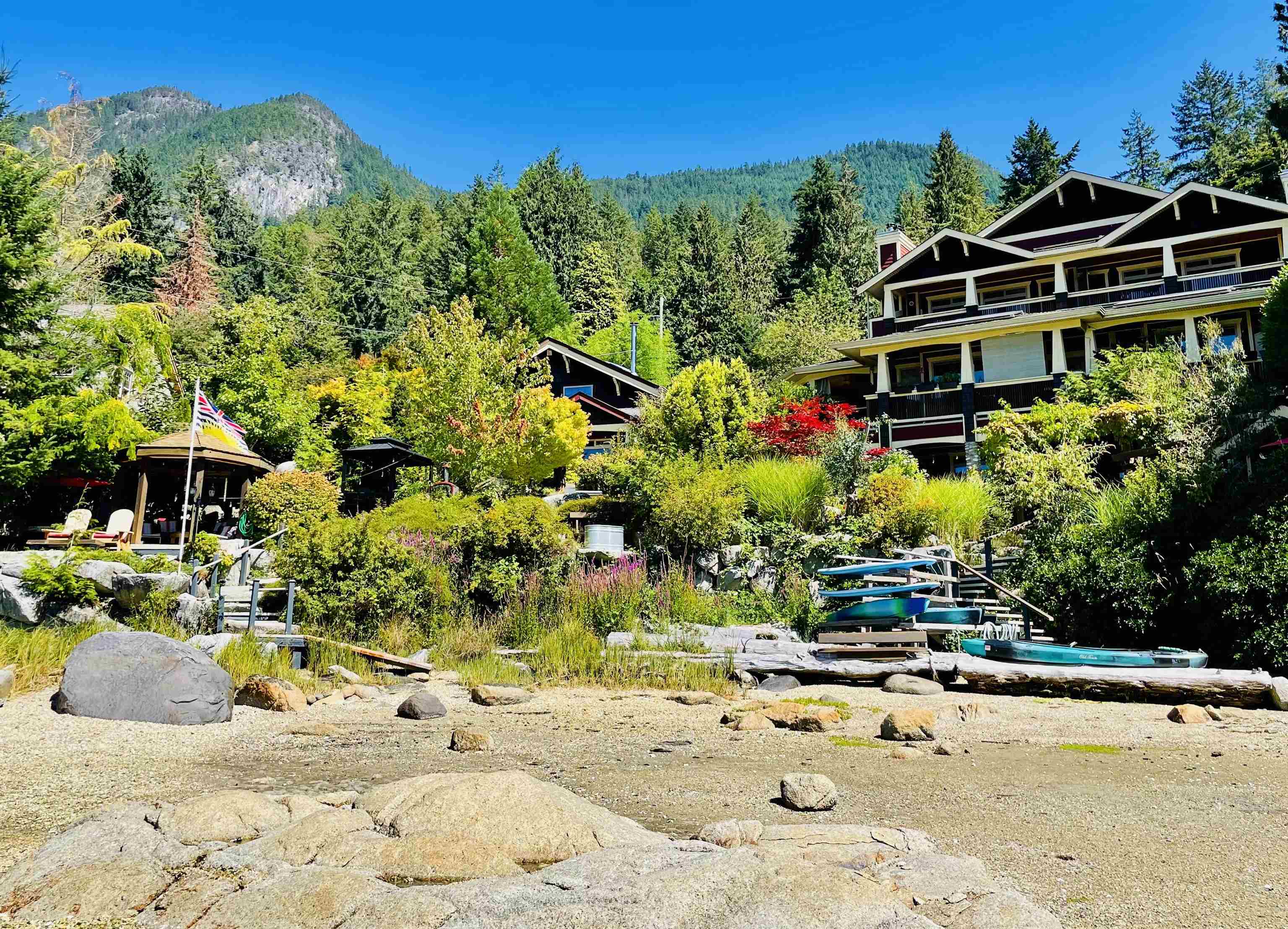 7545 Islets Pl, Sechelt, BC V7Z 0C5