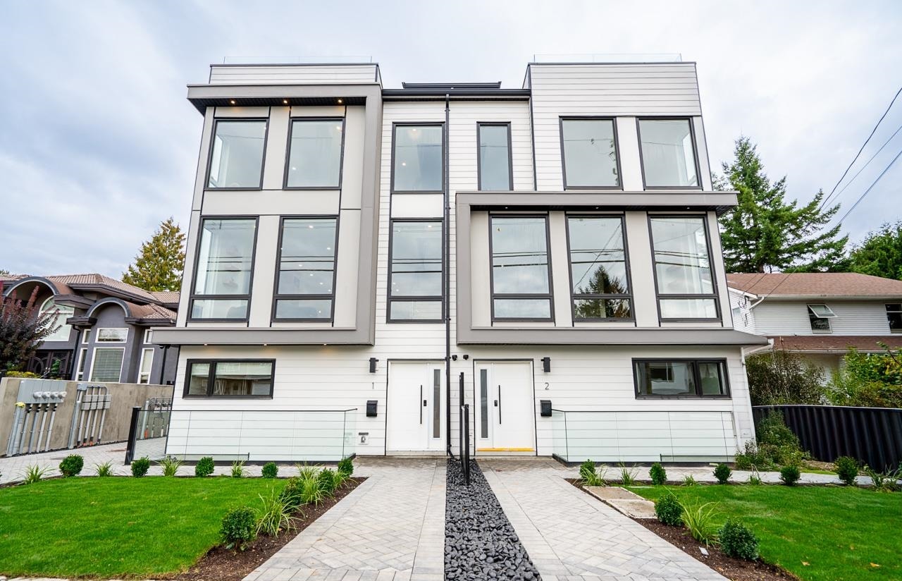 1536 Duthie Avenue #4, Burnaby, BC V5A 2R6