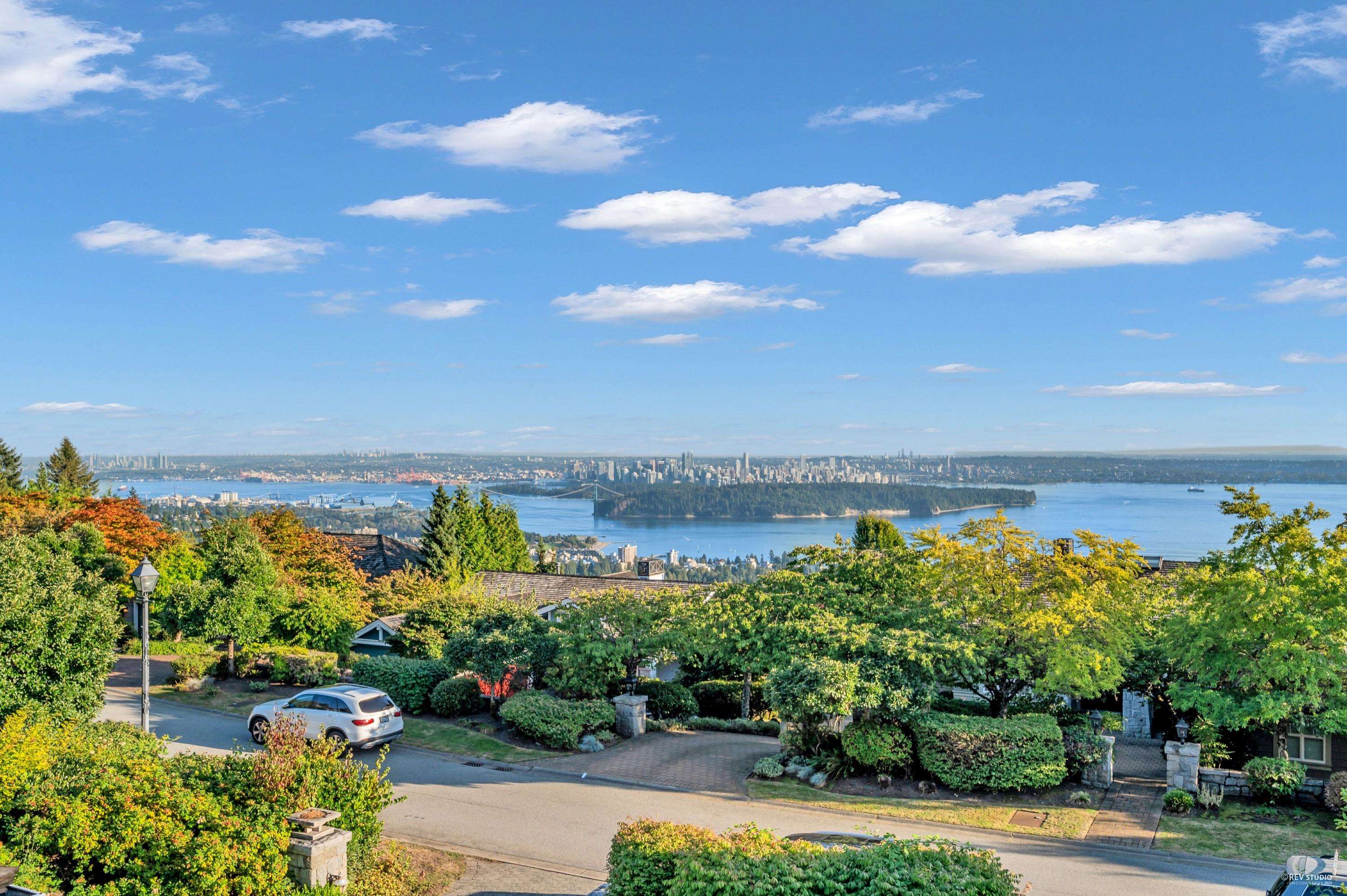 2263 Lythe Court, West Vancouver, BC V7S 3H8