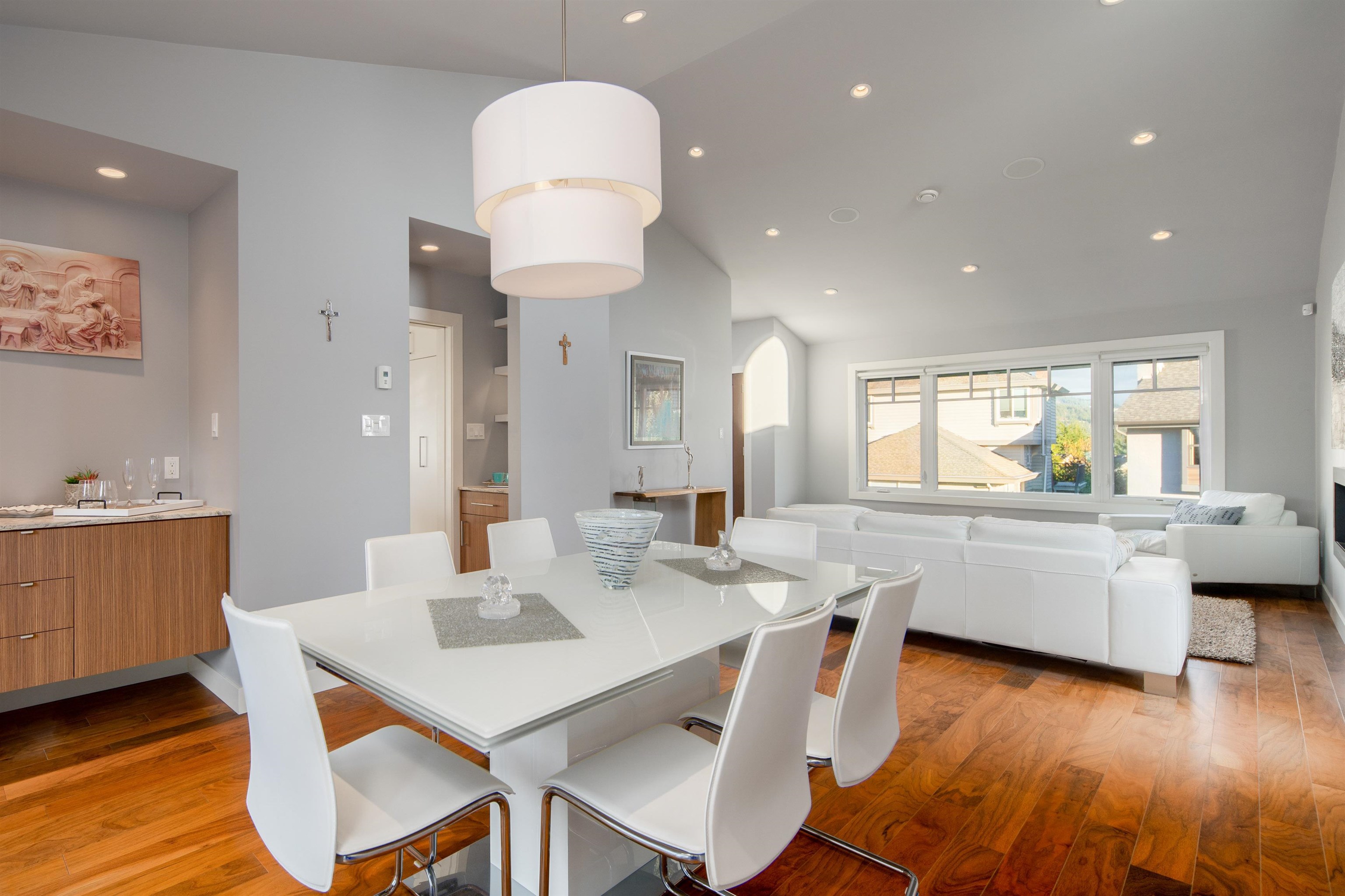 4786 Meadfeild Court, West Vancouver, BC V7W 2Y3