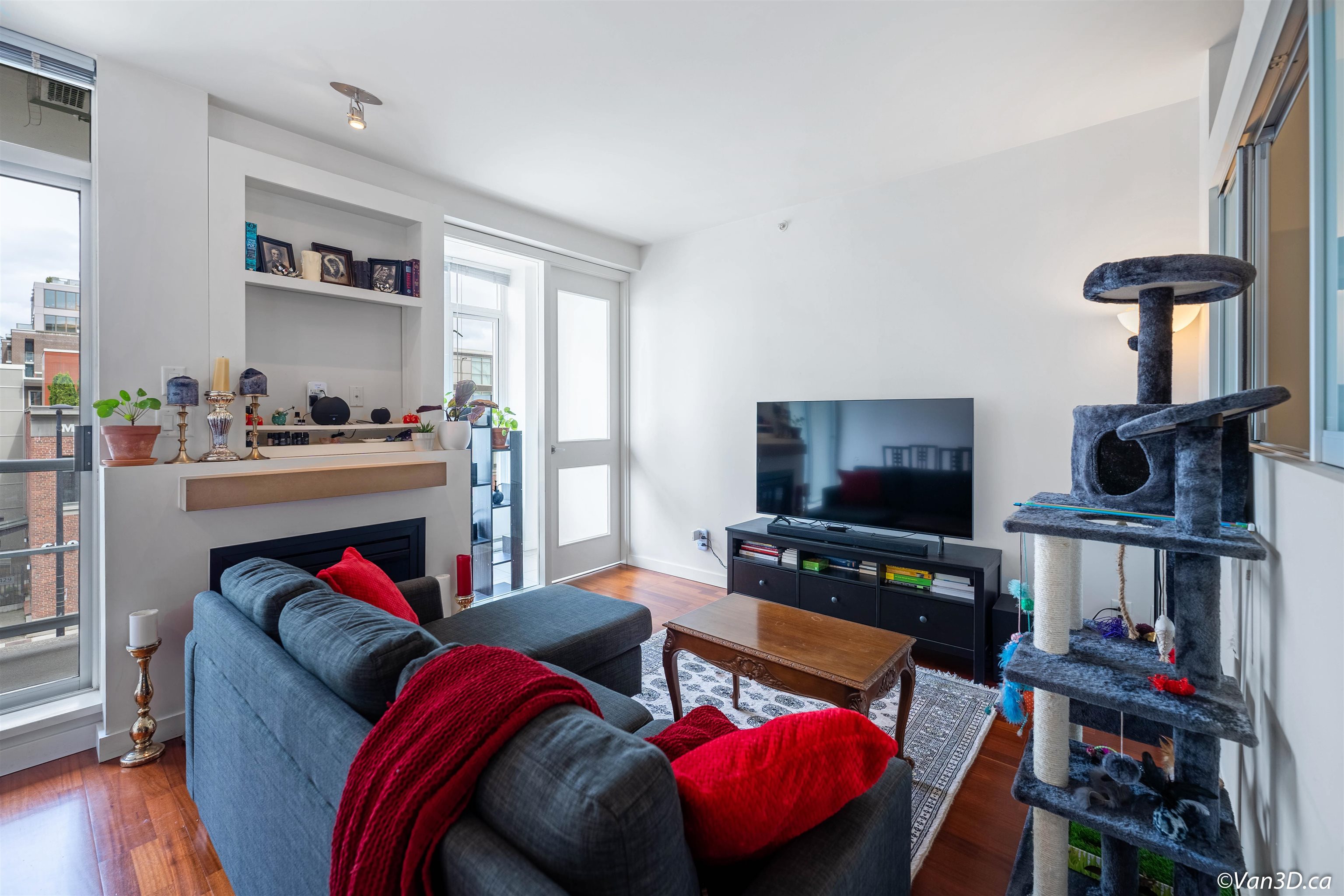 2055 Yukon Street #306, Vancouver, BC V5Y 4B7