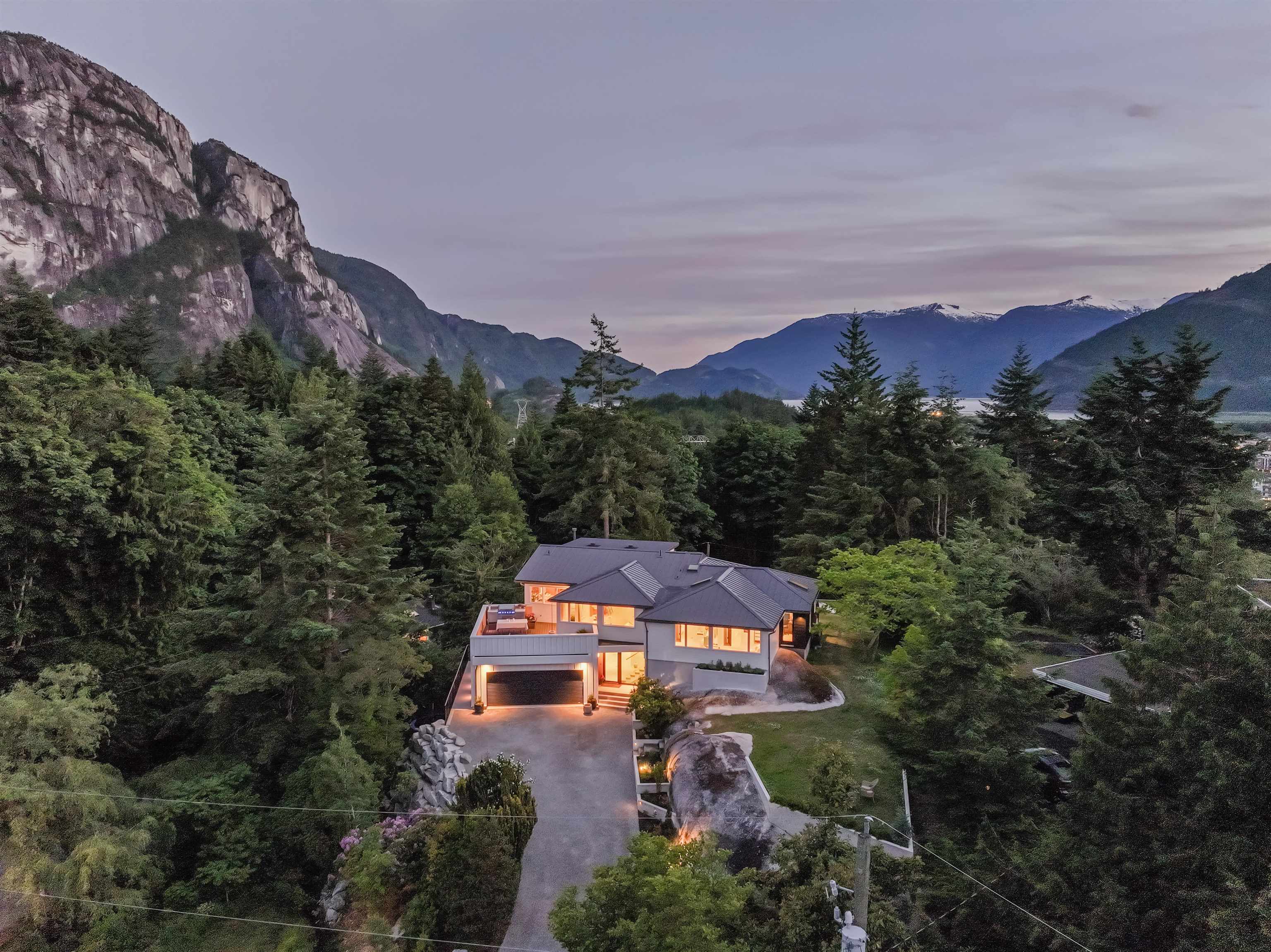 38243 Vista Crescent, Squamish, BC V8B 0B1