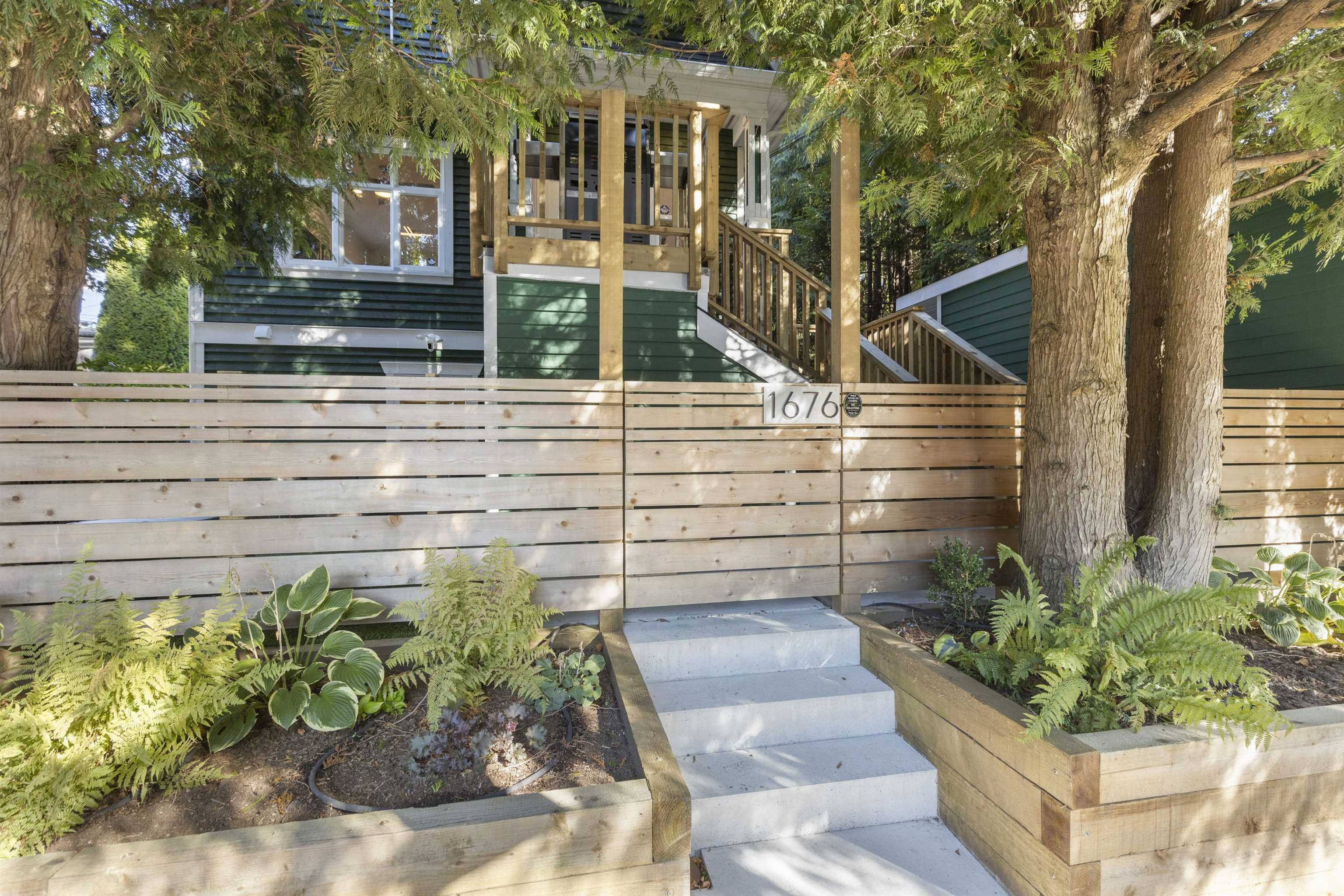 1676 Victoria Drive, Vancouver, BC V5L 4H3