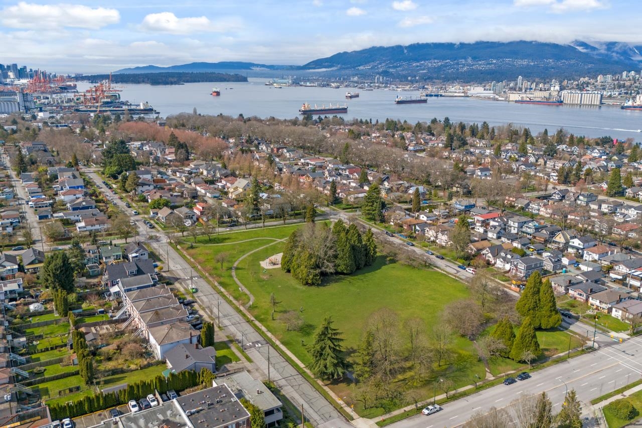 2880 Oxford Street, Vancouver, BC V5K 1N6