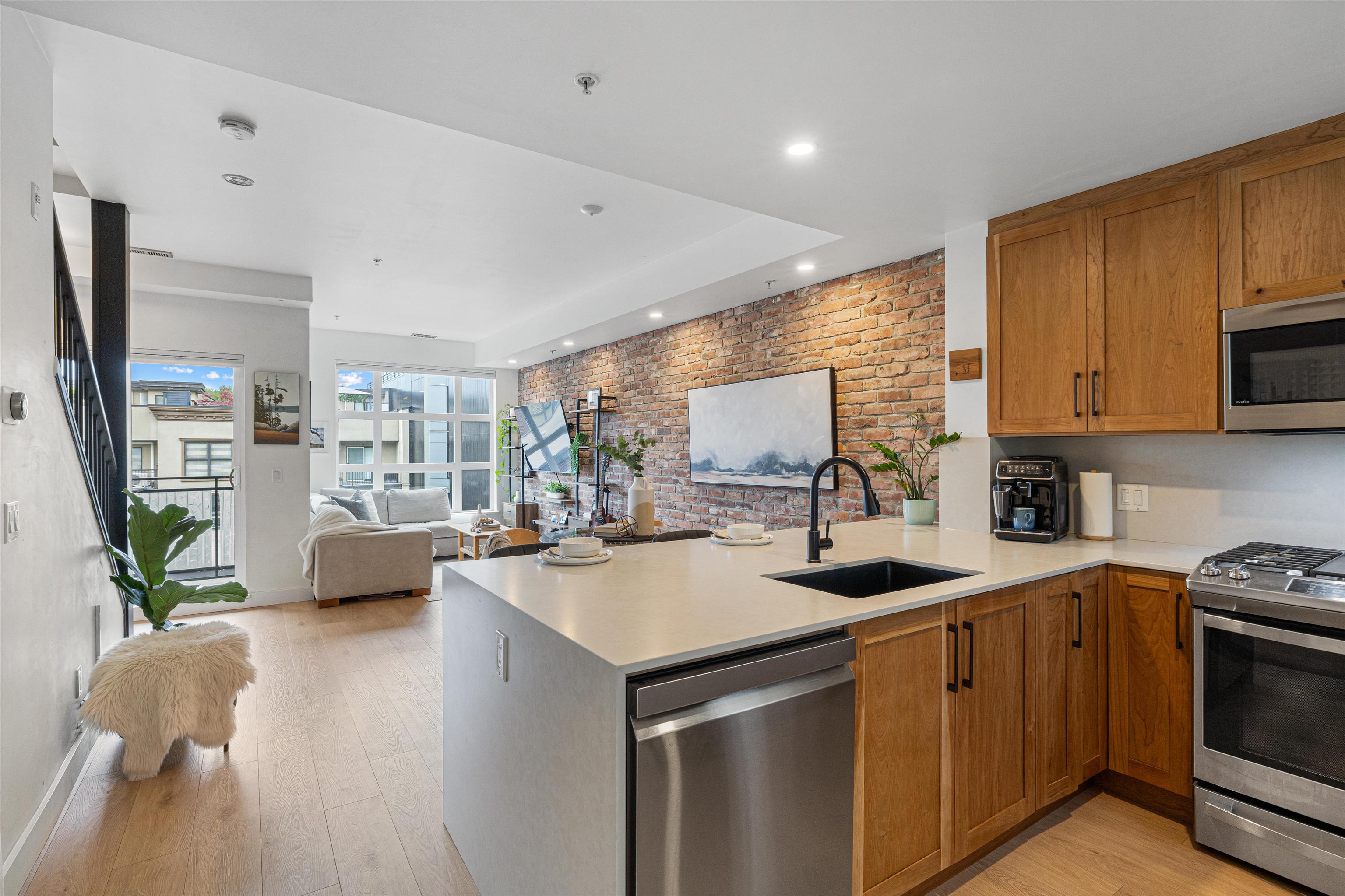 95 Moody Street #323, Port Moody, BC V3H 0H2