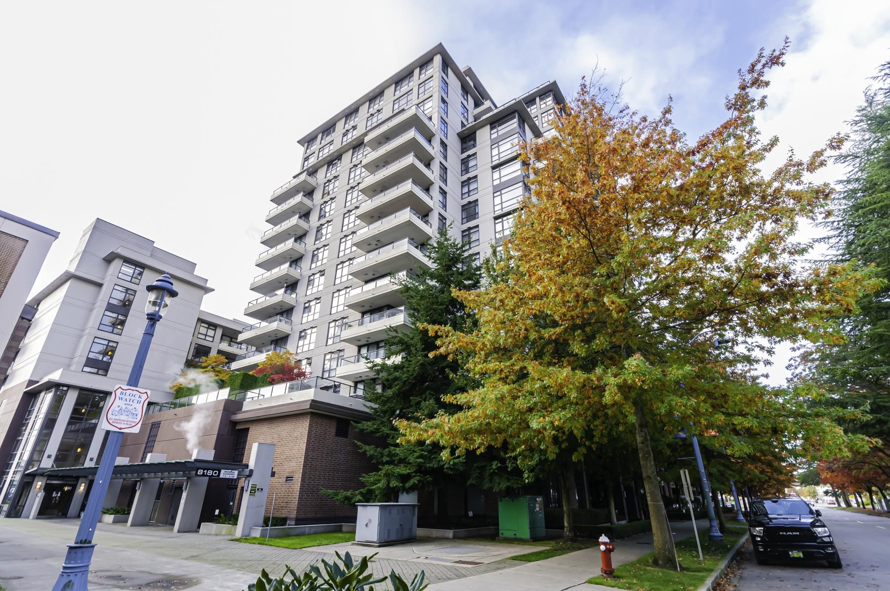 8160 Lansdowne Road #1001, Richmond, BC V6X 0A9
