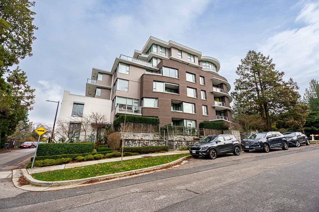 505 West 30th Avenue #301, Vancouver, BC V5Z 0G4
