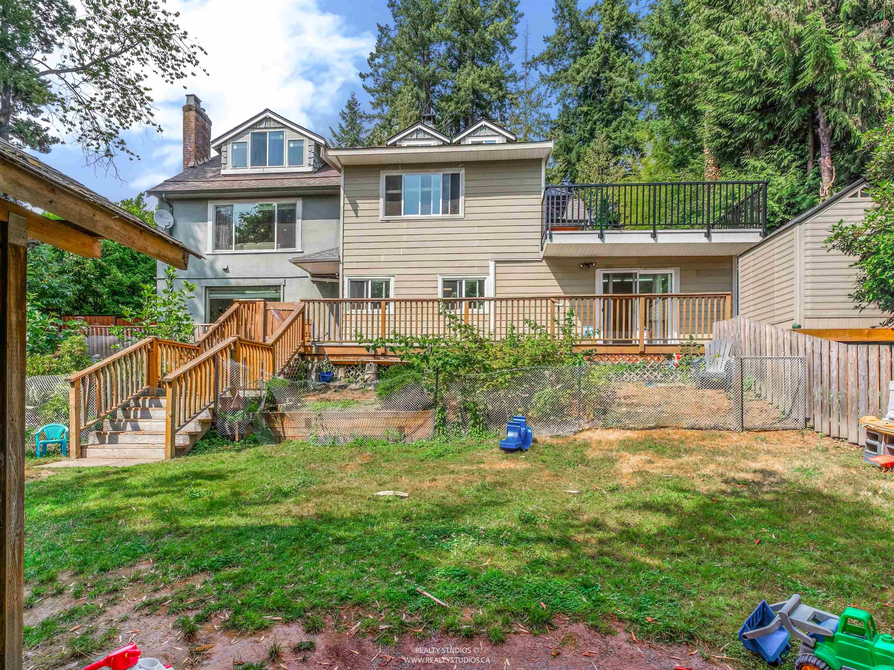 694 Keith Road, West Vancouver, BC V7T 1L9