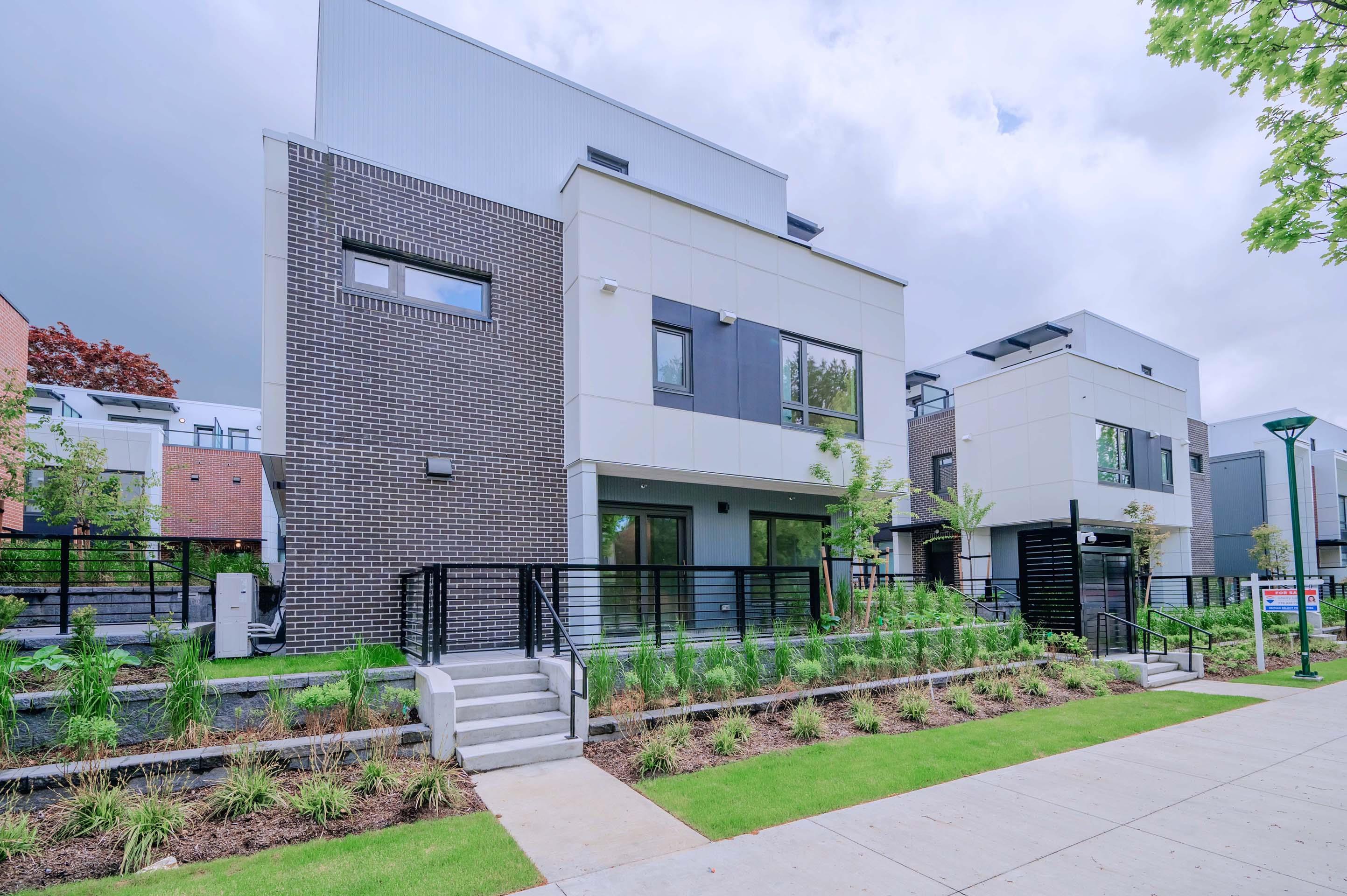 6322 Oak Street, Vancouver, BC V6M 2W4