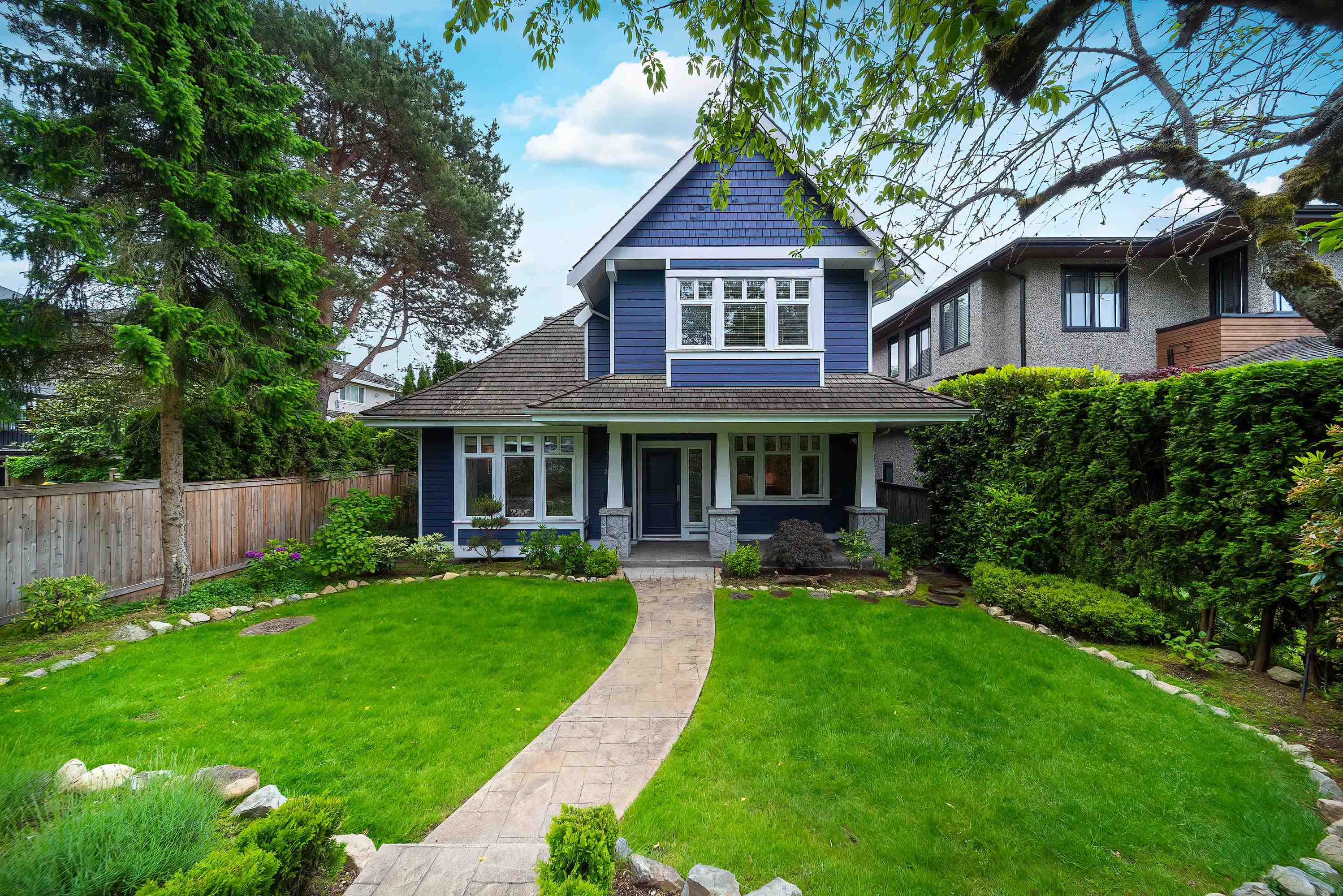 2716 West 37th Avenue, Vancouver, BC V6N 2T6
