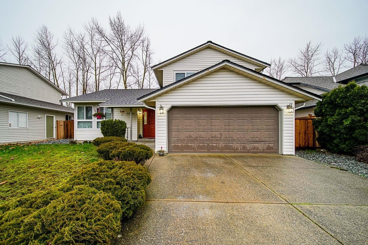 32275 Clinton Avenue, Abbotsford, BC V2T 5B3