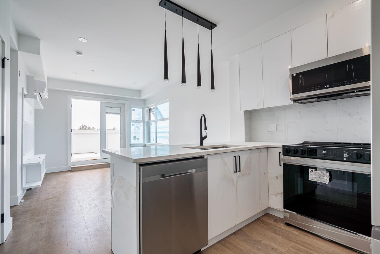 185 175a Street #502, Surrey, BC V0V 0V0