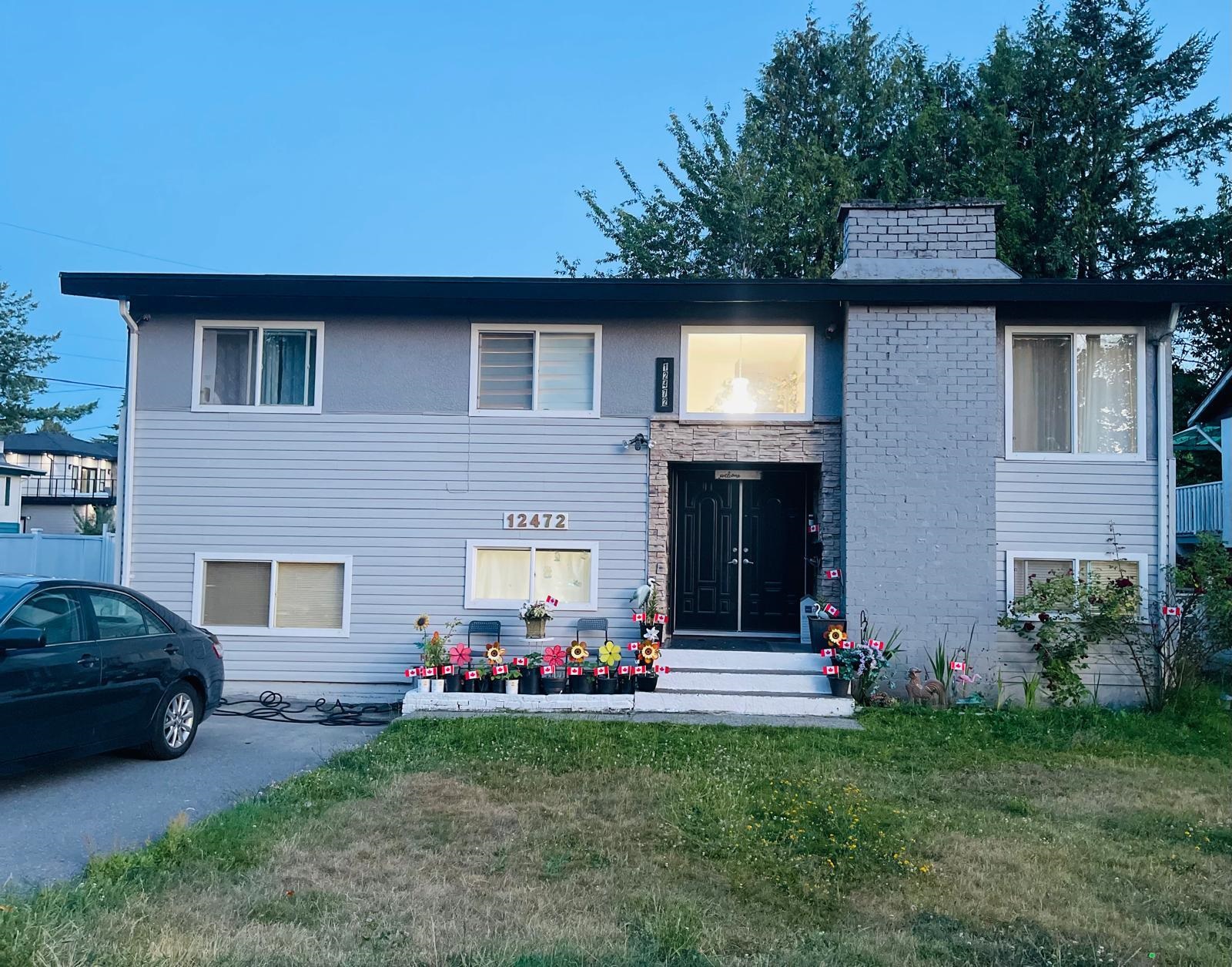 100 Avenue, Surrey, BC V3V 2X5
