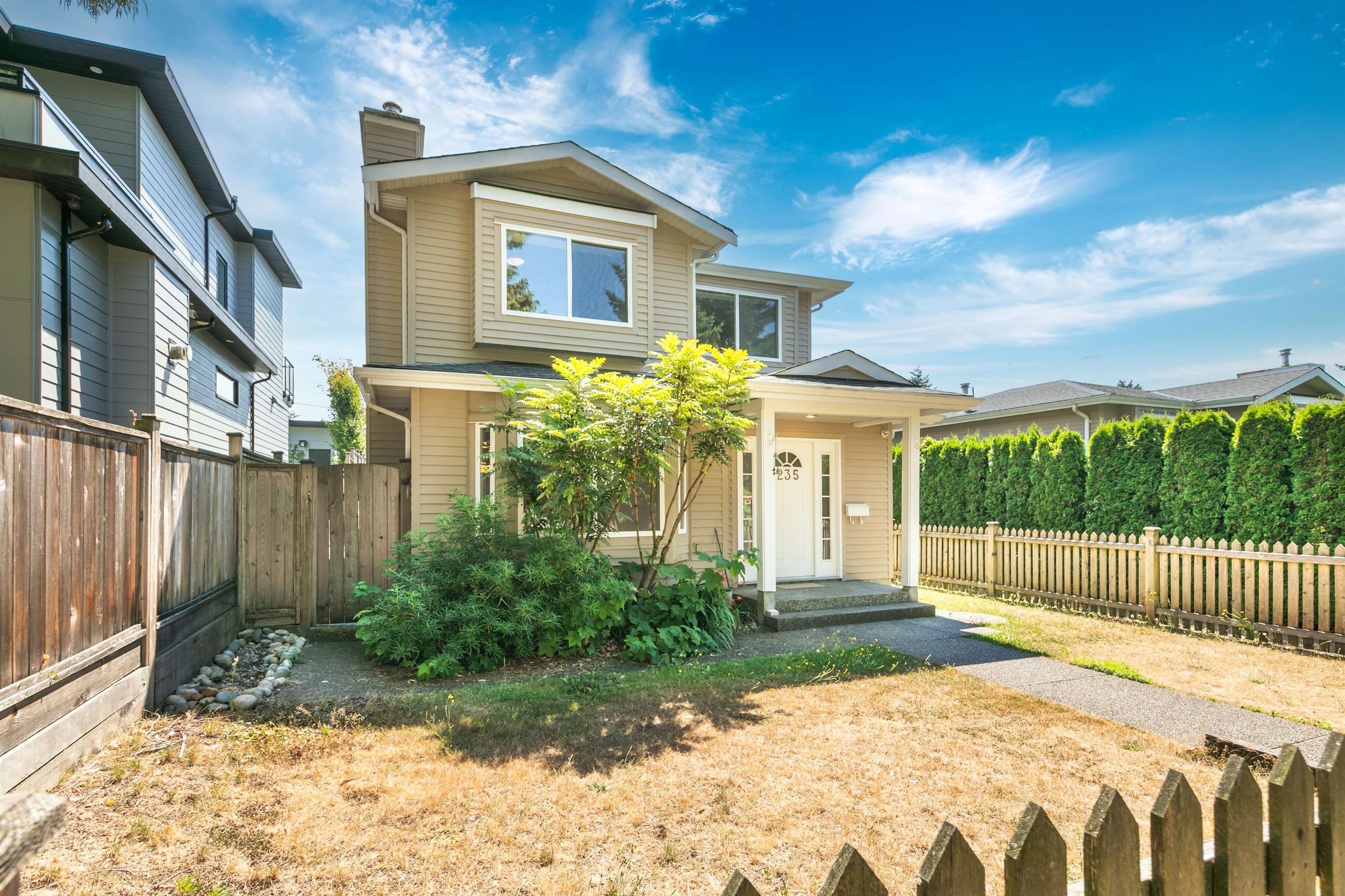 235 19th Street West, North Vancouver, BC V7M 1X6