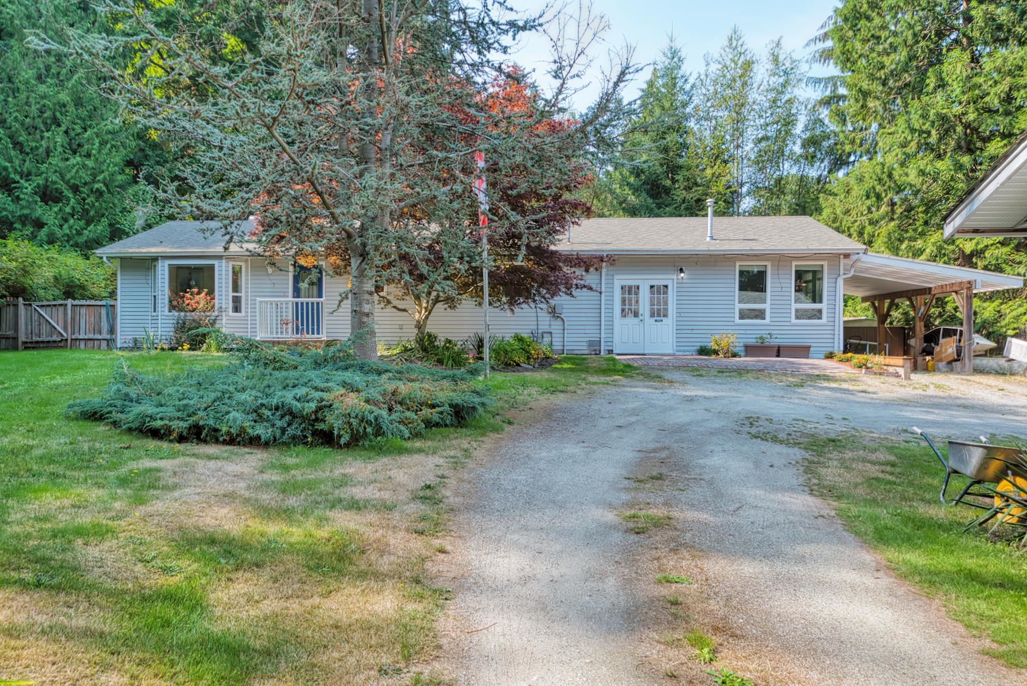 7955 Connor Rd, Halfmoon Bay, BC V7Z 1A6