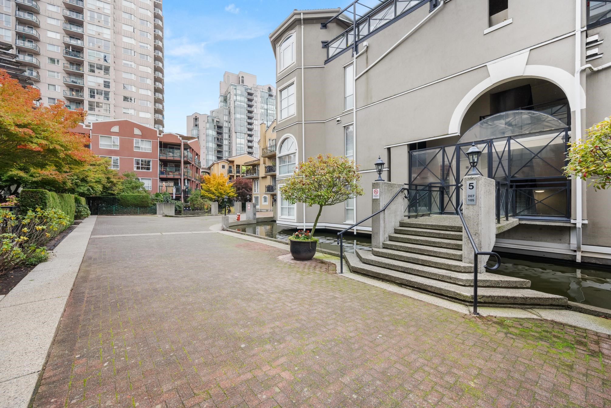 5 Renaissance Square #105, New Westminster, BC V3M 6K5