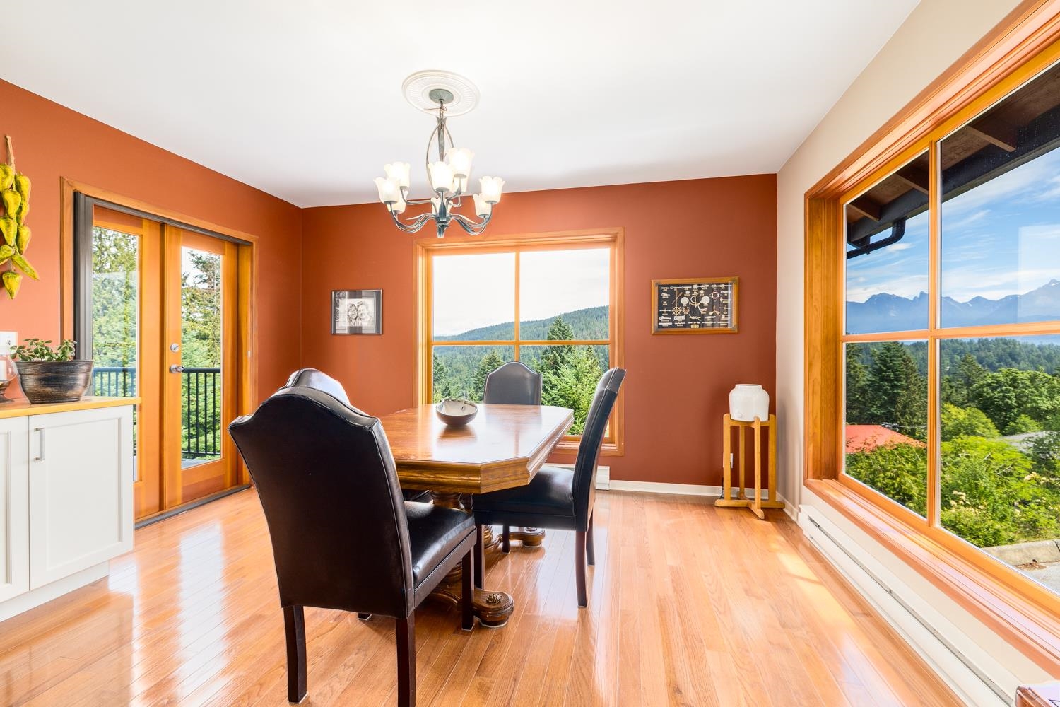 571 Roocroft Lane, Bowen Island, BC V0N 1G2