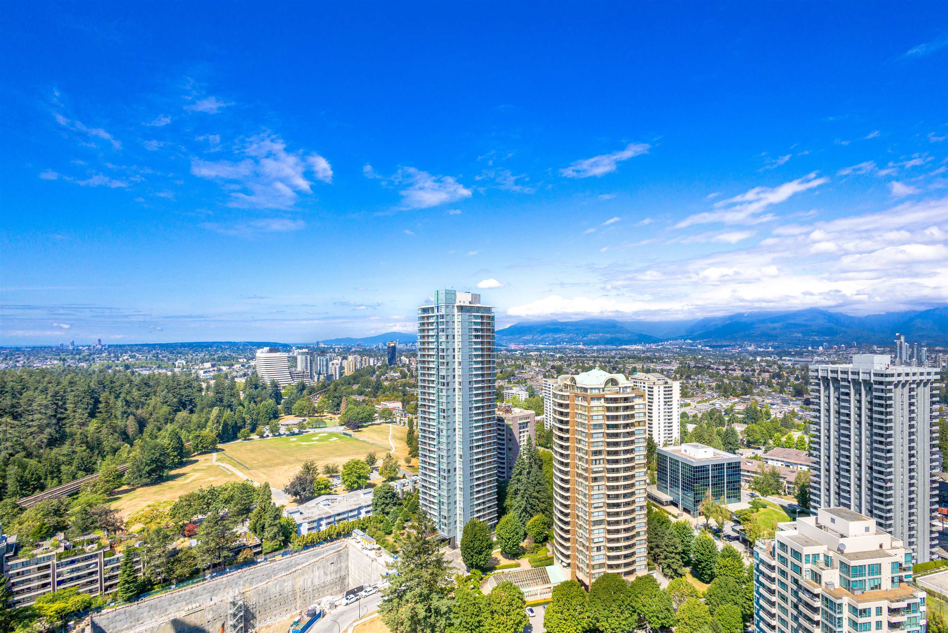 5987 Wilson Ave #2505, Burnaby, BC V5H 0L7