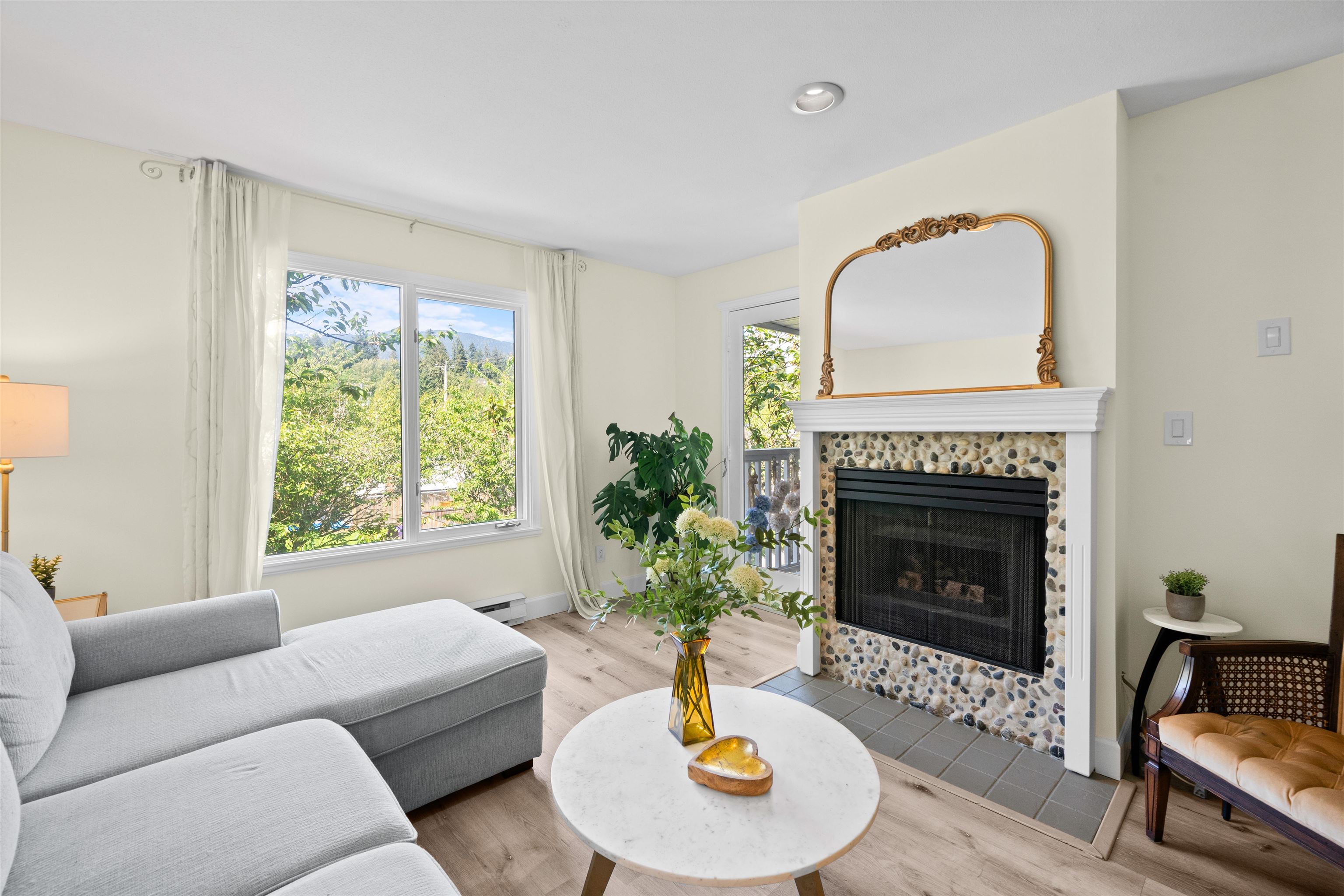 1528 Bowser Avenue #204, North Vancouver, BC V7P 2Y3