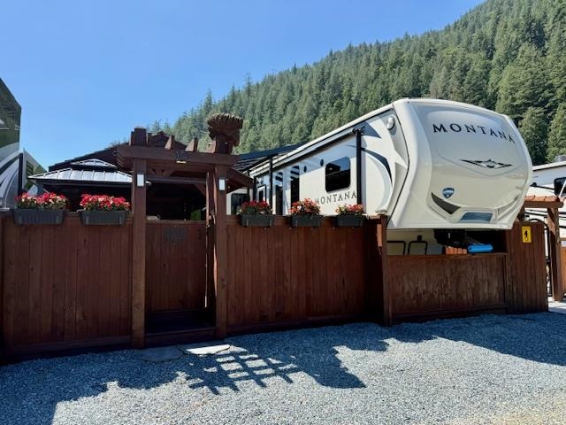 640 Hot Springs Road, Harrison Hot Springs, BC V0M 1K0