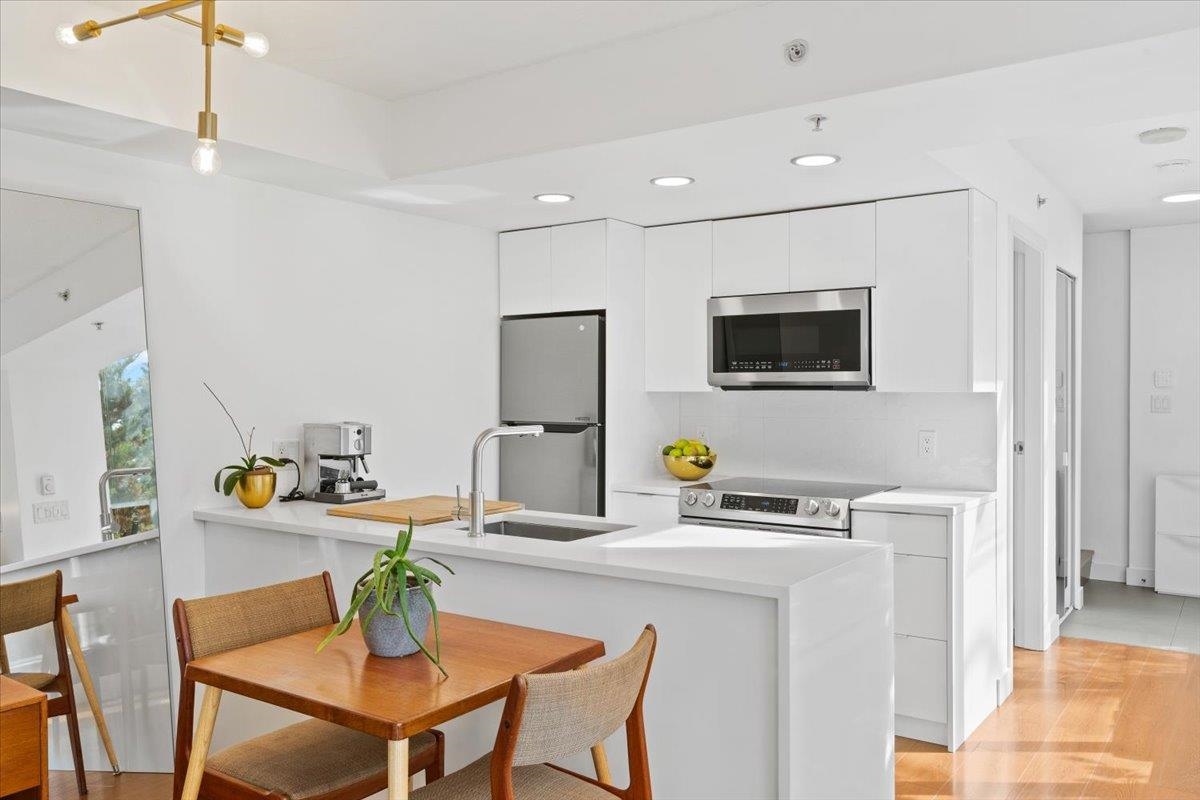 37 Keefer Place, Vancouver, BC V6B 1P8