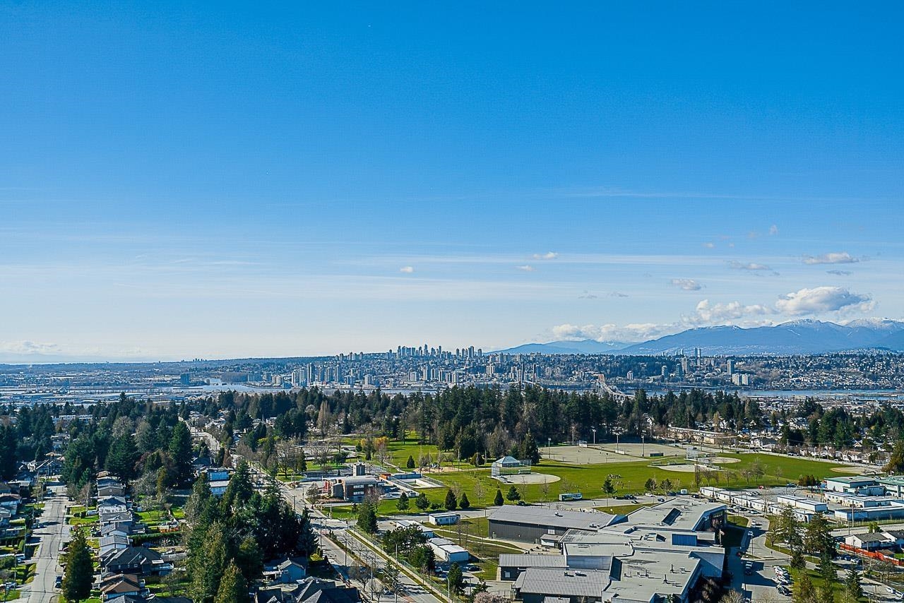 13303 Central Avenue #2003, Surrey, BC V3T 0K6