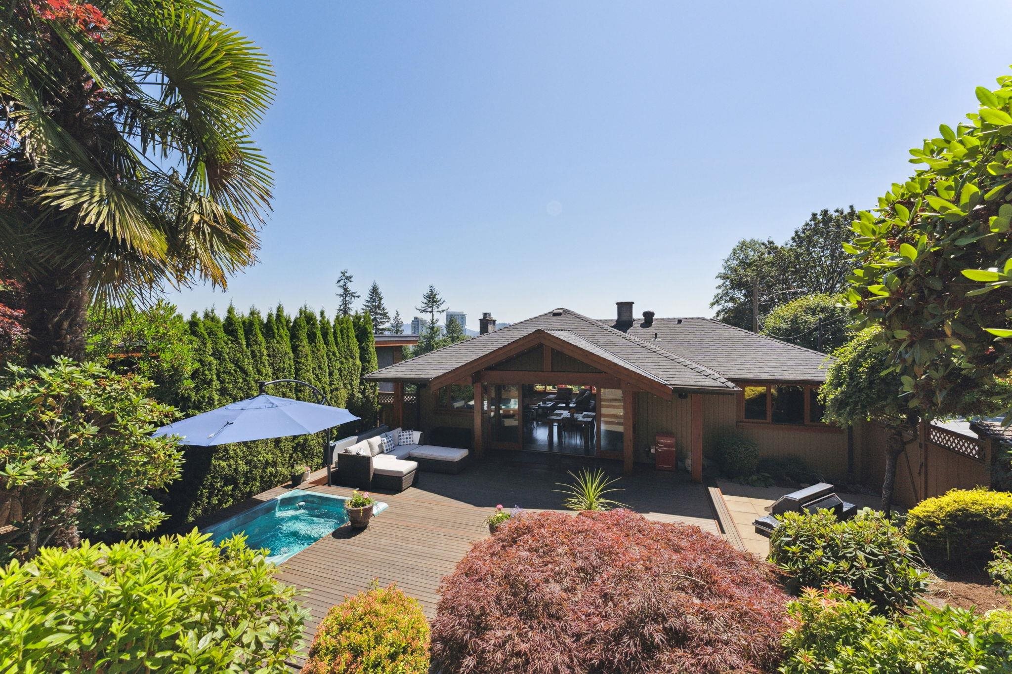 1206 Cloverley Street, North Vancouver, BC V7L 1N8
