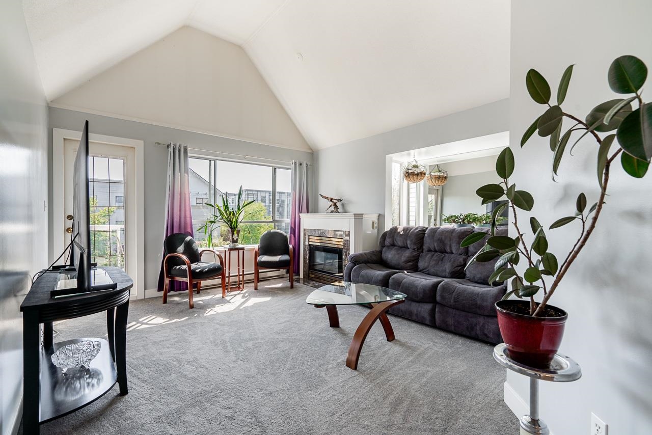 20257 54 Avenue #306, Langley, BC V3A 3W2