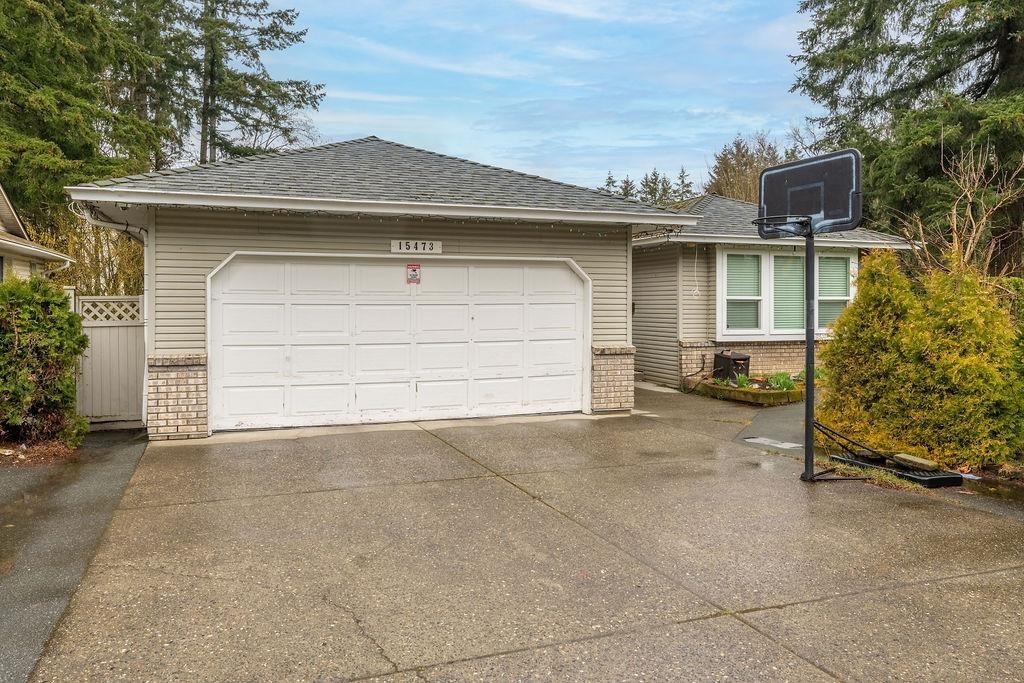 27a Avenue, Surrey, BC V4P 1G1