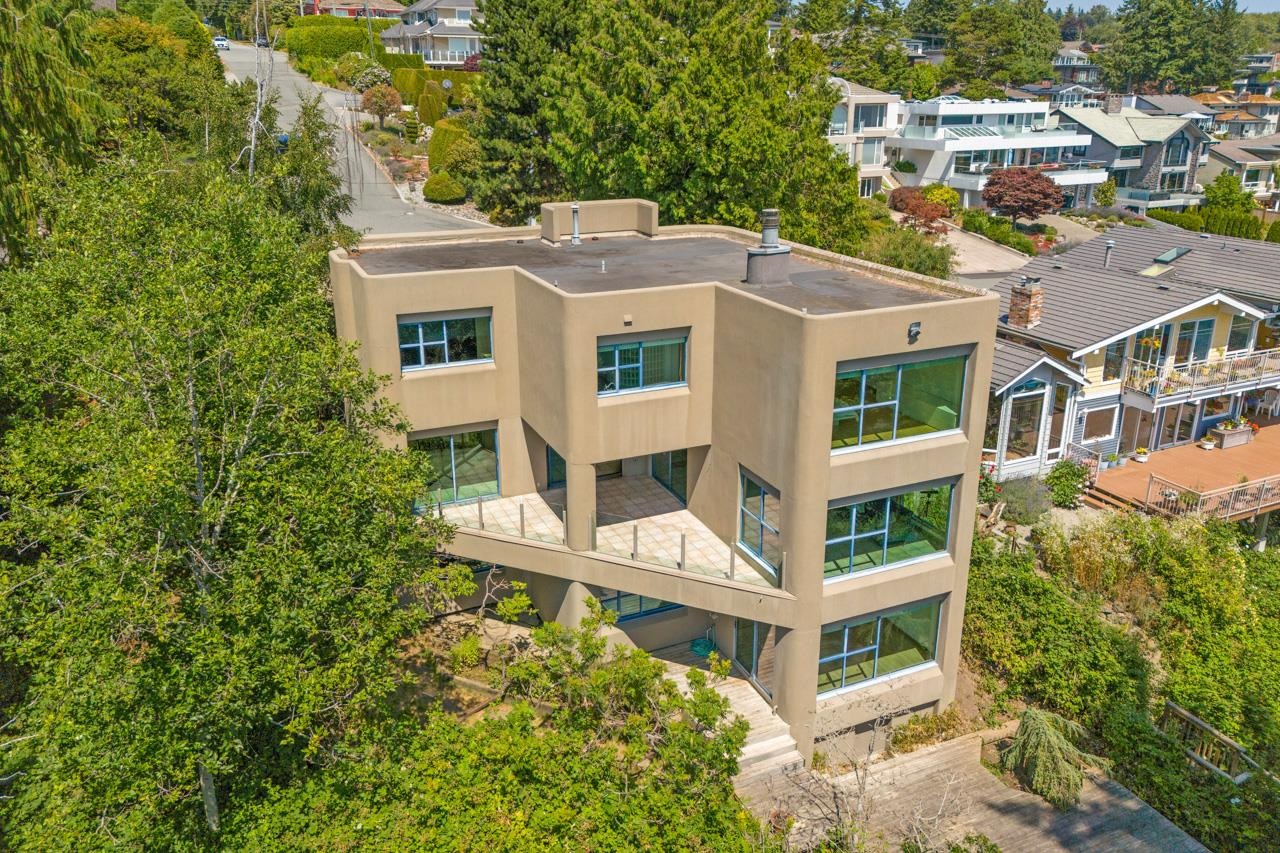 13 Avenue, Surrey, BC V4A 1B8