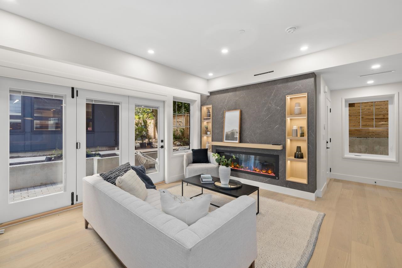 2452 West 49th Avenue, Vancouver, BC V6M 2V3
