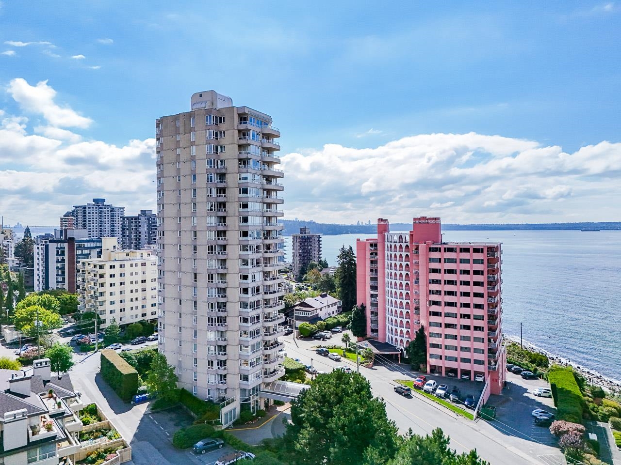 2203 Bellevue Avenue #301, West Vancouver, BC V7V 4V7