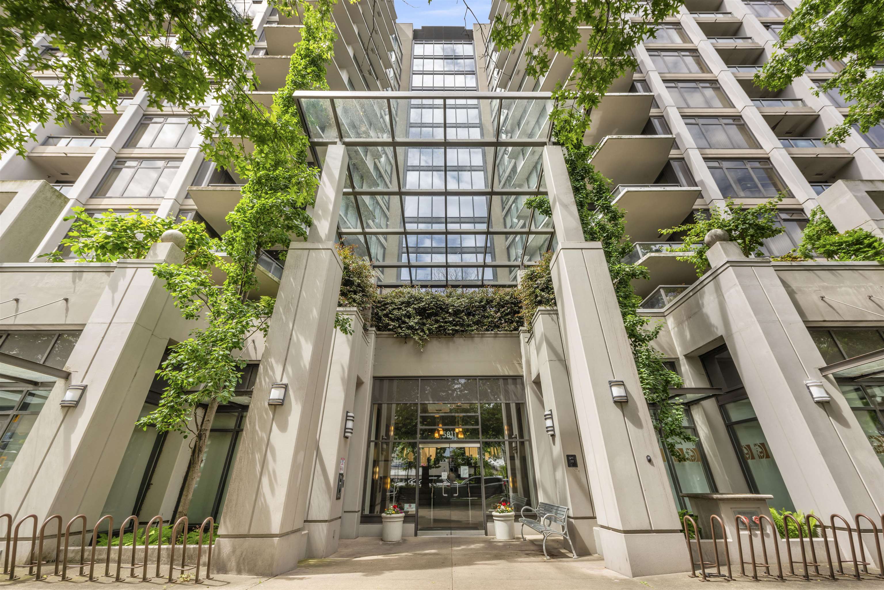 5811 Number 3 Road #711, Richmond, BC V6X 4L7
