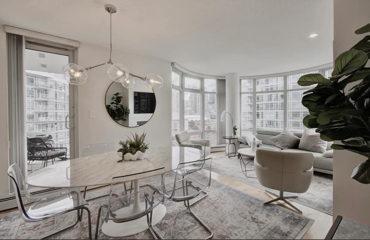 1199 Marinaside Crescent #1205, Vancouver, BC V6Z 2Y2