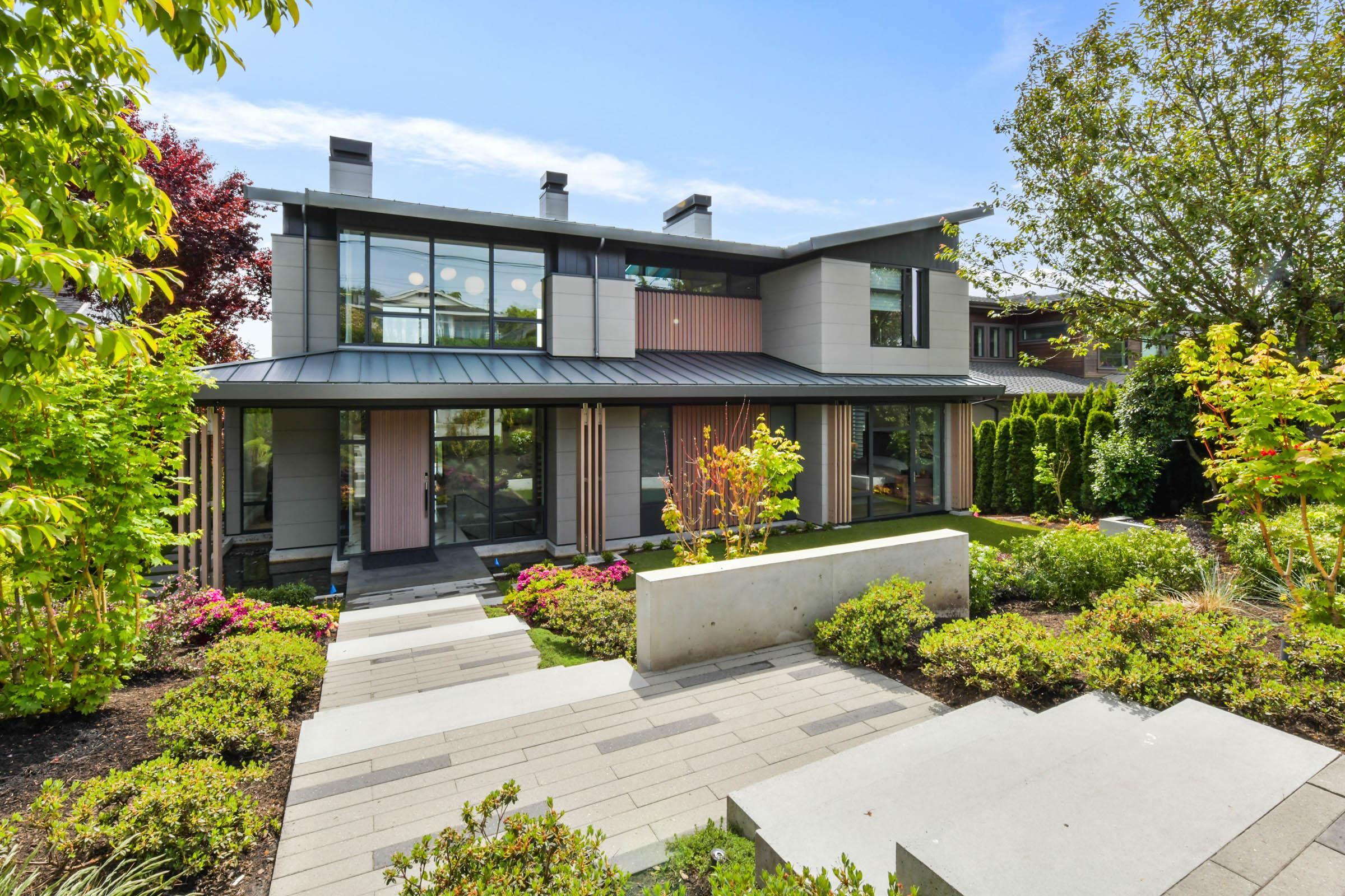 13386 Marine Drive, Surrey, BC V4A 1G2