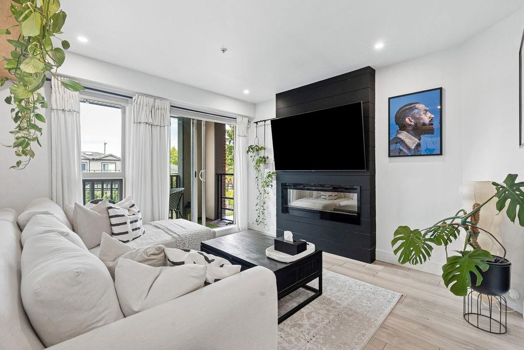 4550 Fraser Street #232, Vancouver, BC V5V 4G8